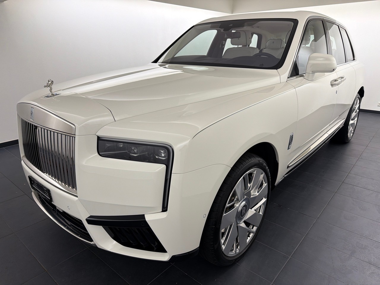 ROLLS-ROYCE Cullinan 6.7 V12-image-0