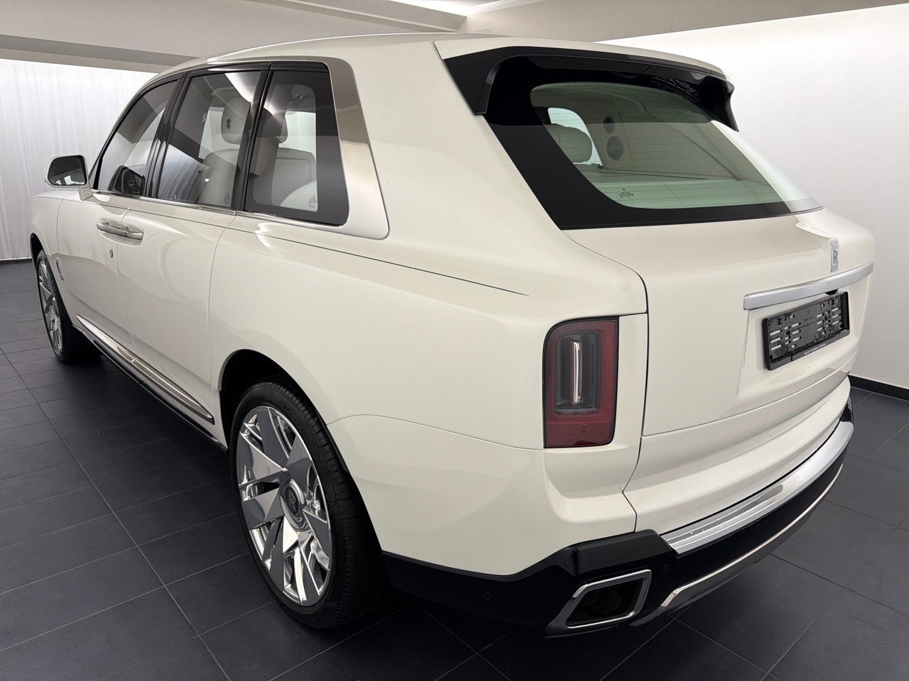 ROLLS-ROYCE Cullinan 6.7 V12-image-1