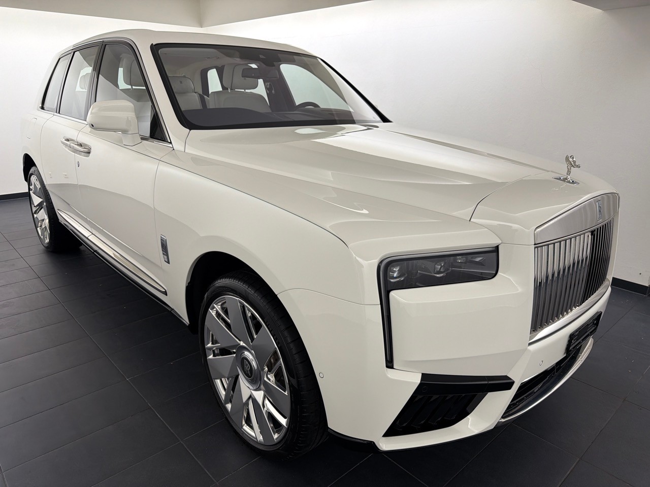 ROLLS-ROYCE Cullinan 6.7 V12-image-3