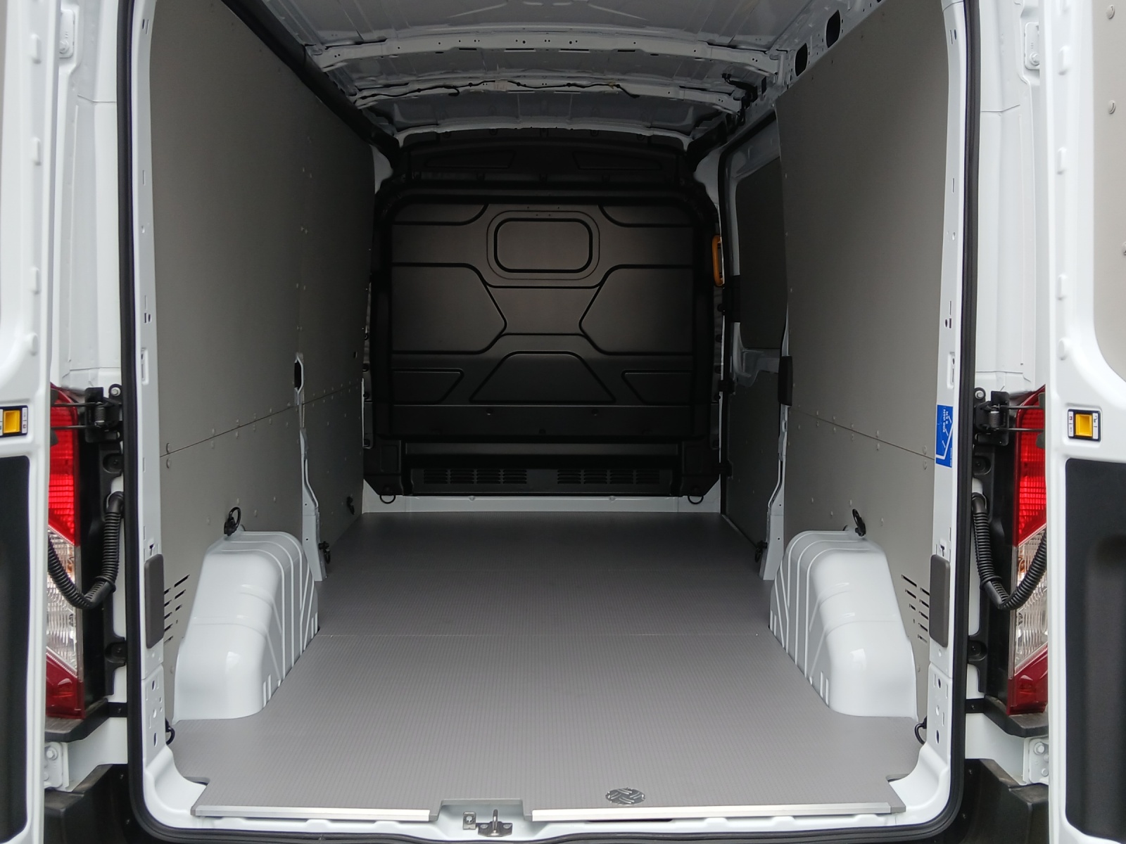FORD Transit Van 350 L3H2 2.0 EcoBlue 165 Trend-image-13
