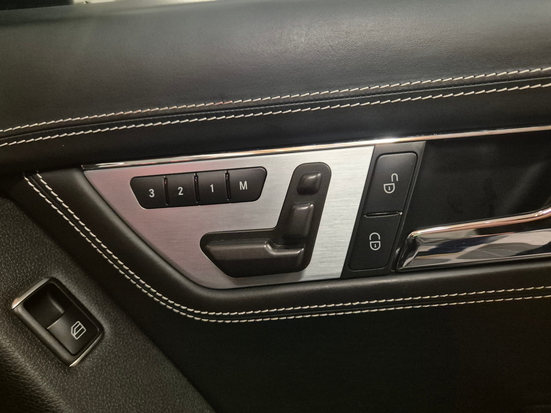 MERCEDES-BENZ C 63 AMG Avantgarde 7G-Tronic - Swiss Edition-image-18