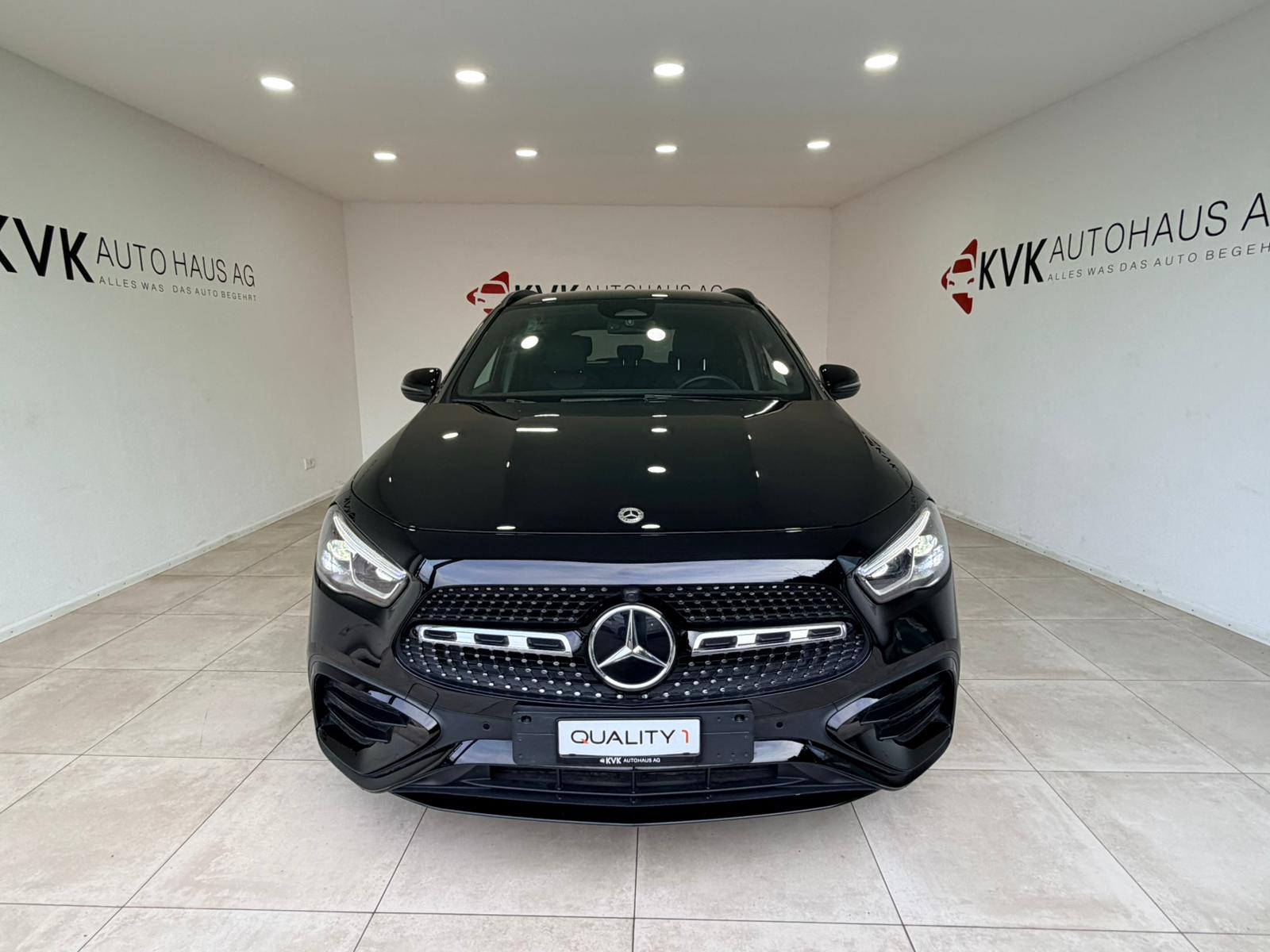 MERCEDES-BENZ GLA 200d AMG Line 8G-DCT-showroom-element-1