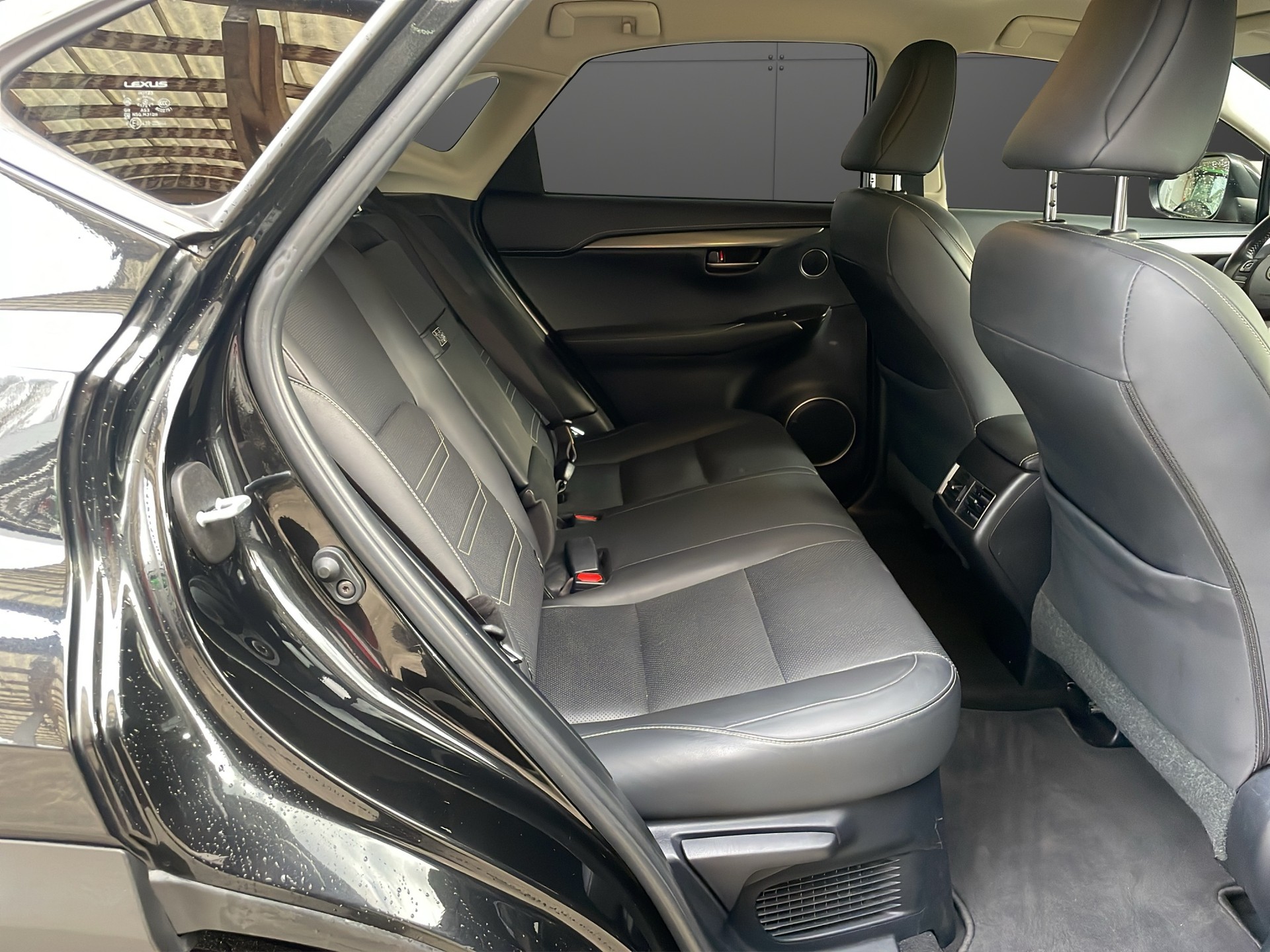 LEXUS NX 300h Diamond E-Four Automatic-image-8