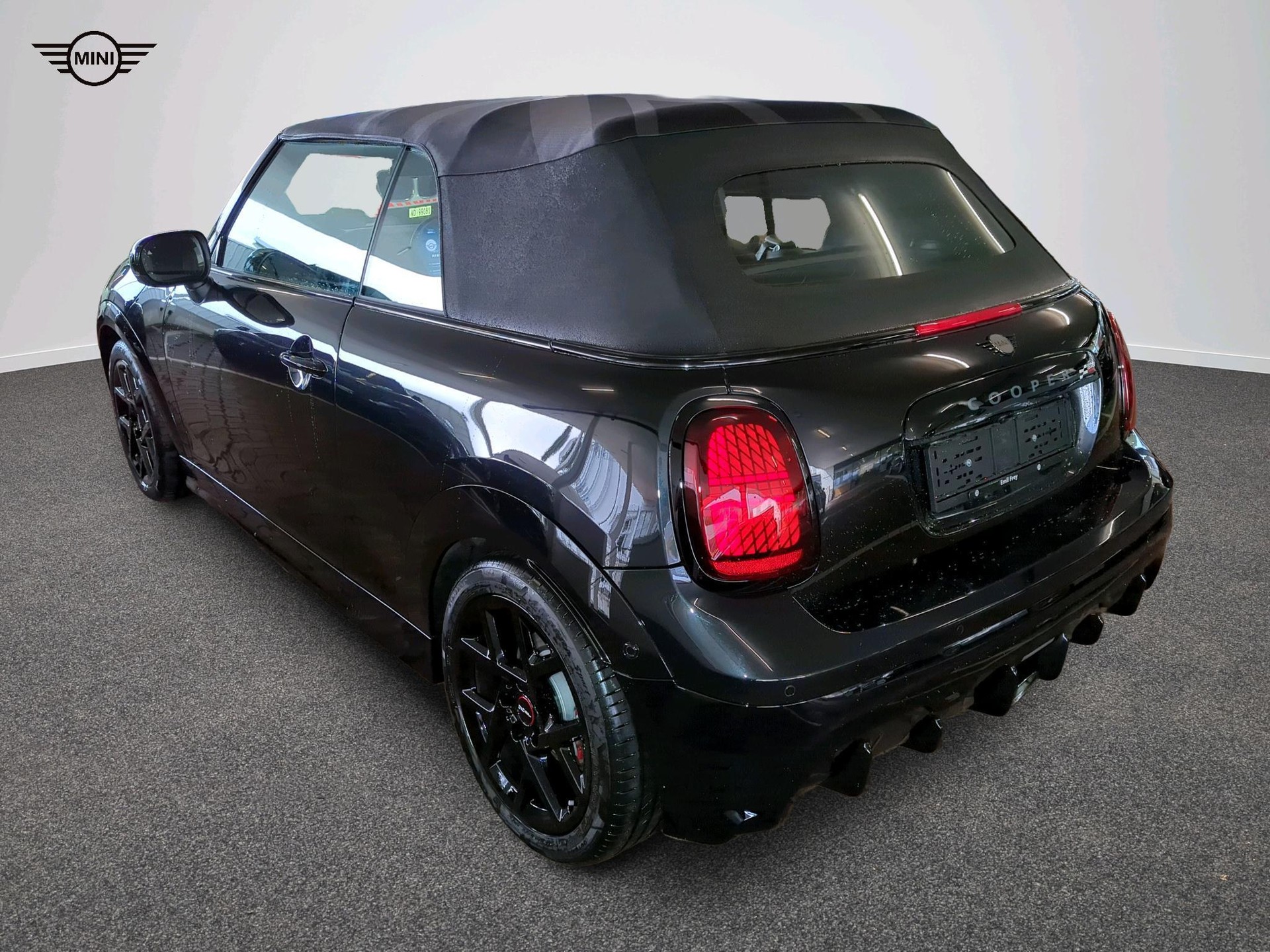MINI John Cooper Works Cabrio-image-4