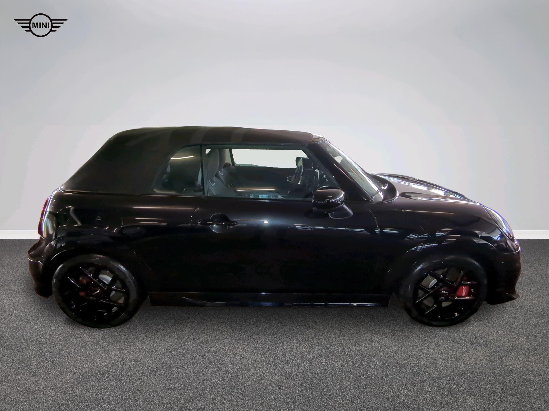MINI John Cooper Works Cabrio-image-2