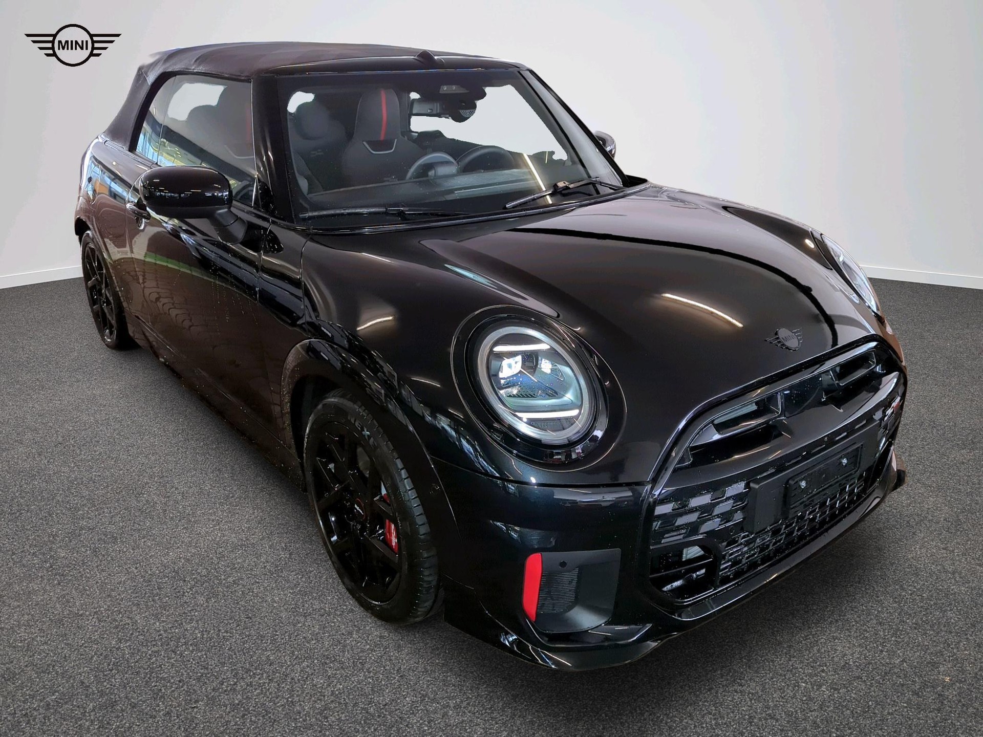 MINI John Cooper Works Cabrio-image-11