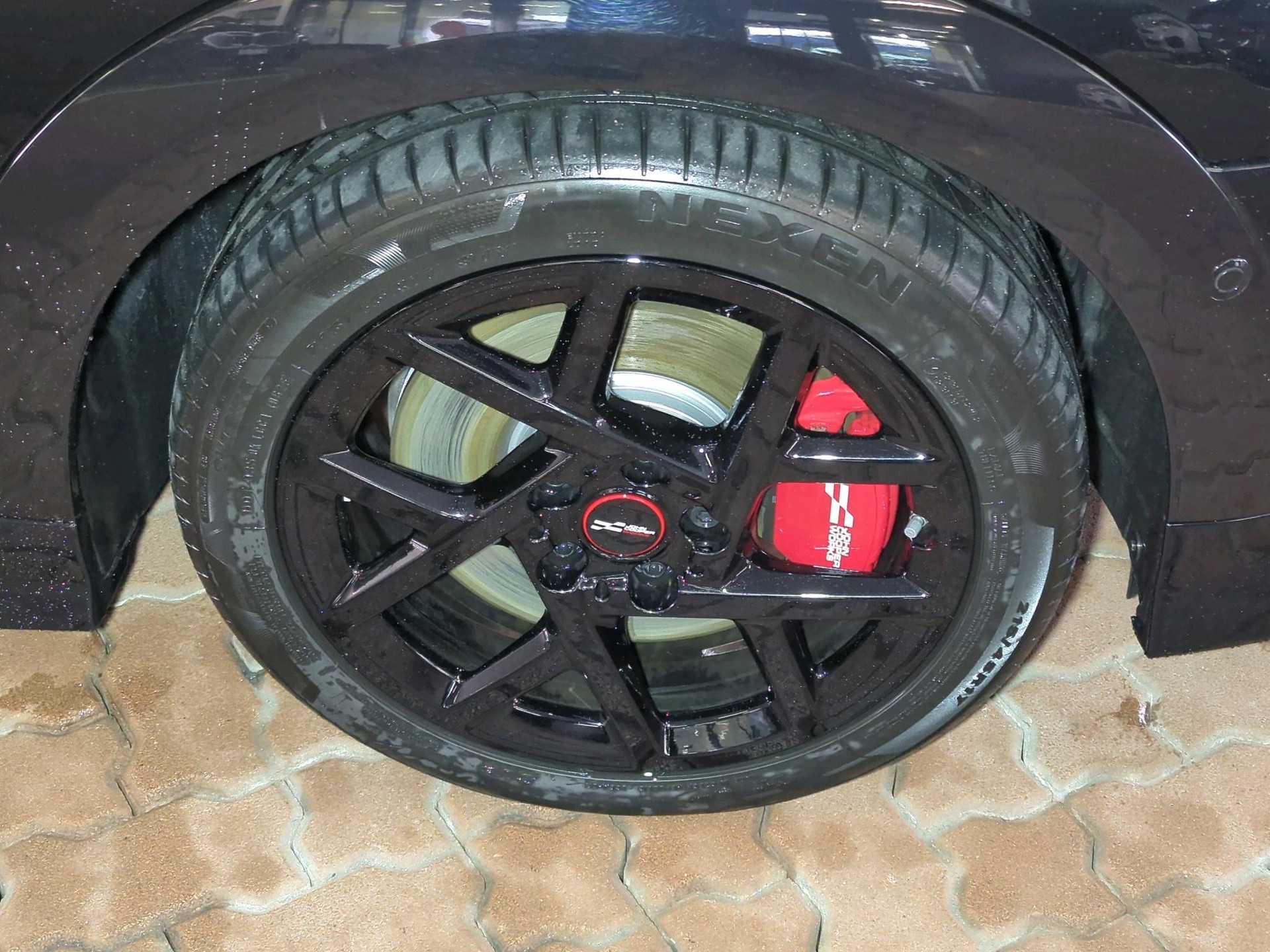 MINI John Cooper Works Cabrio-image-7