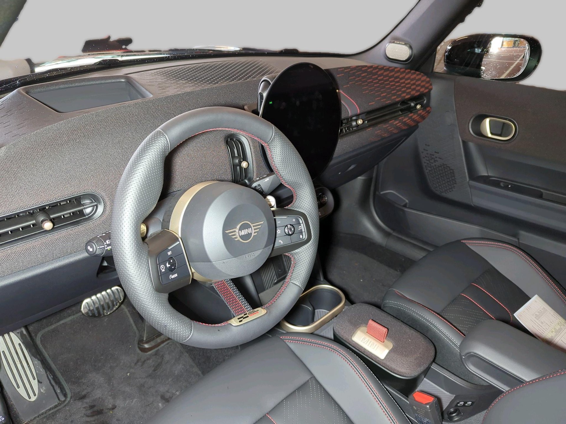 MINI John Cooper Works Cabrio-image-10