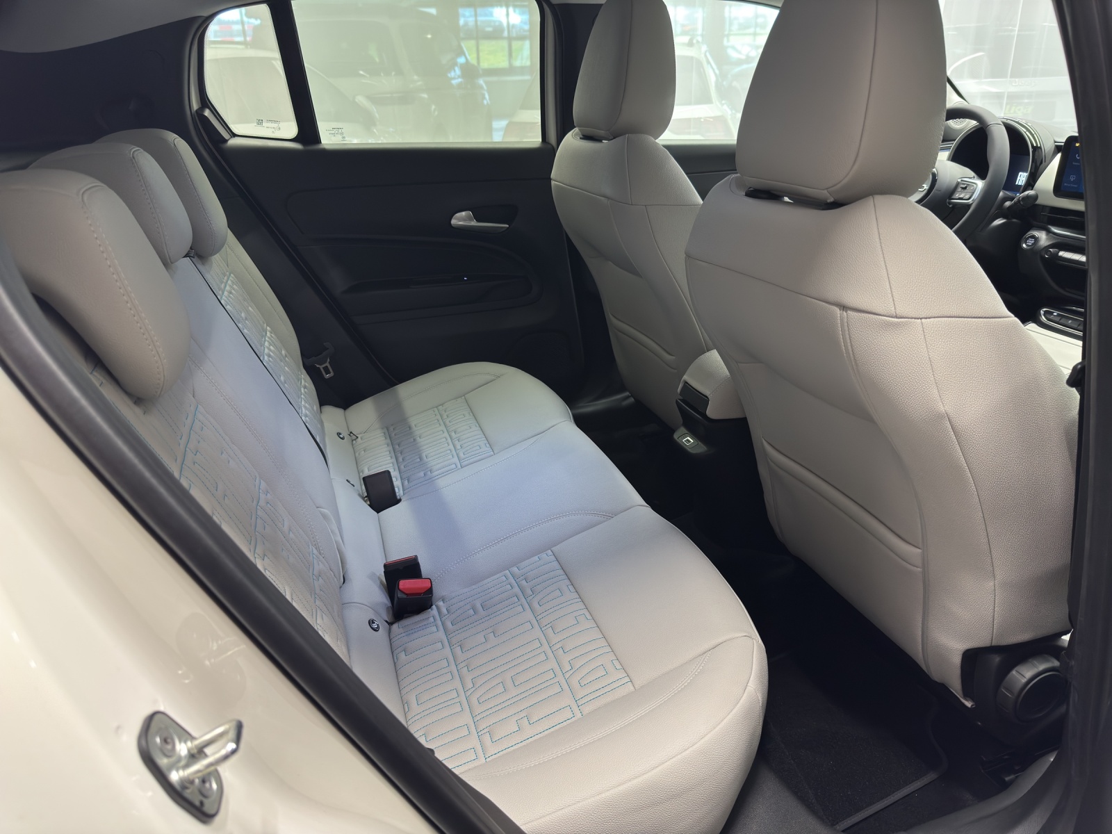 FIAT 600 1.2 Hybrid La Prima-image-9