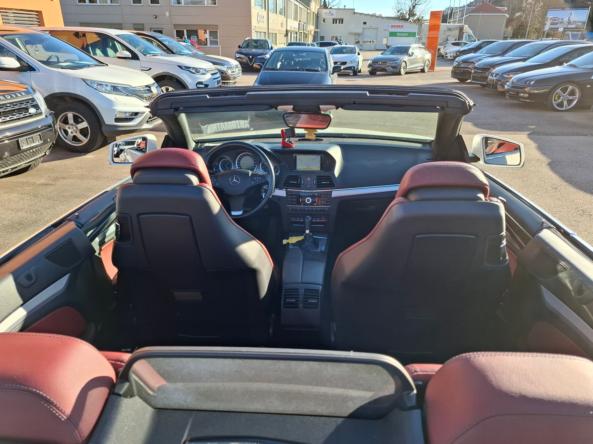 MERCEDES-BENZ E 250 CGI BlueEfficiency Automatic-image-10