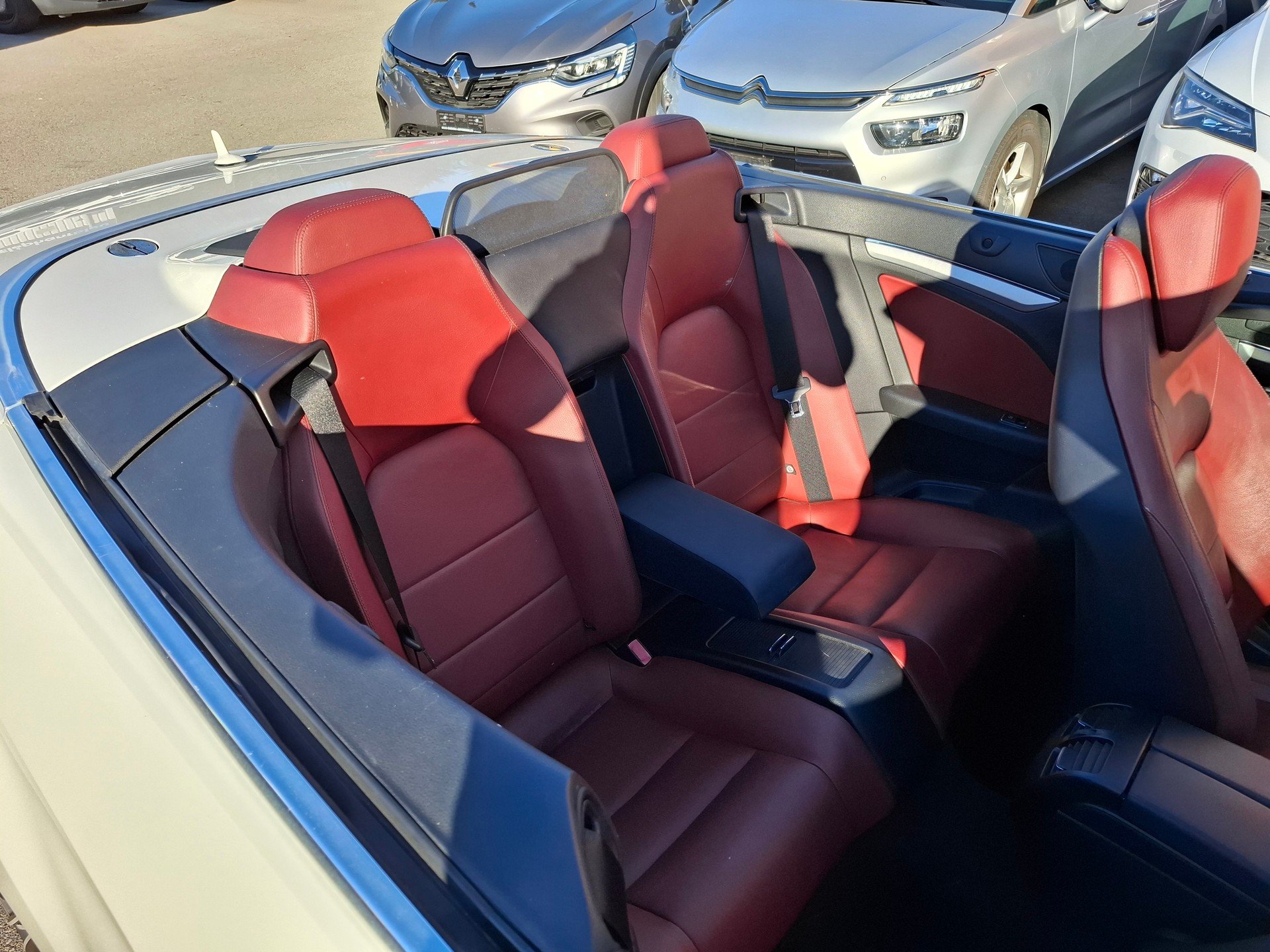 MERCEDES-BENZ E 250 CGI BlueEfficiency Automatic-image-9