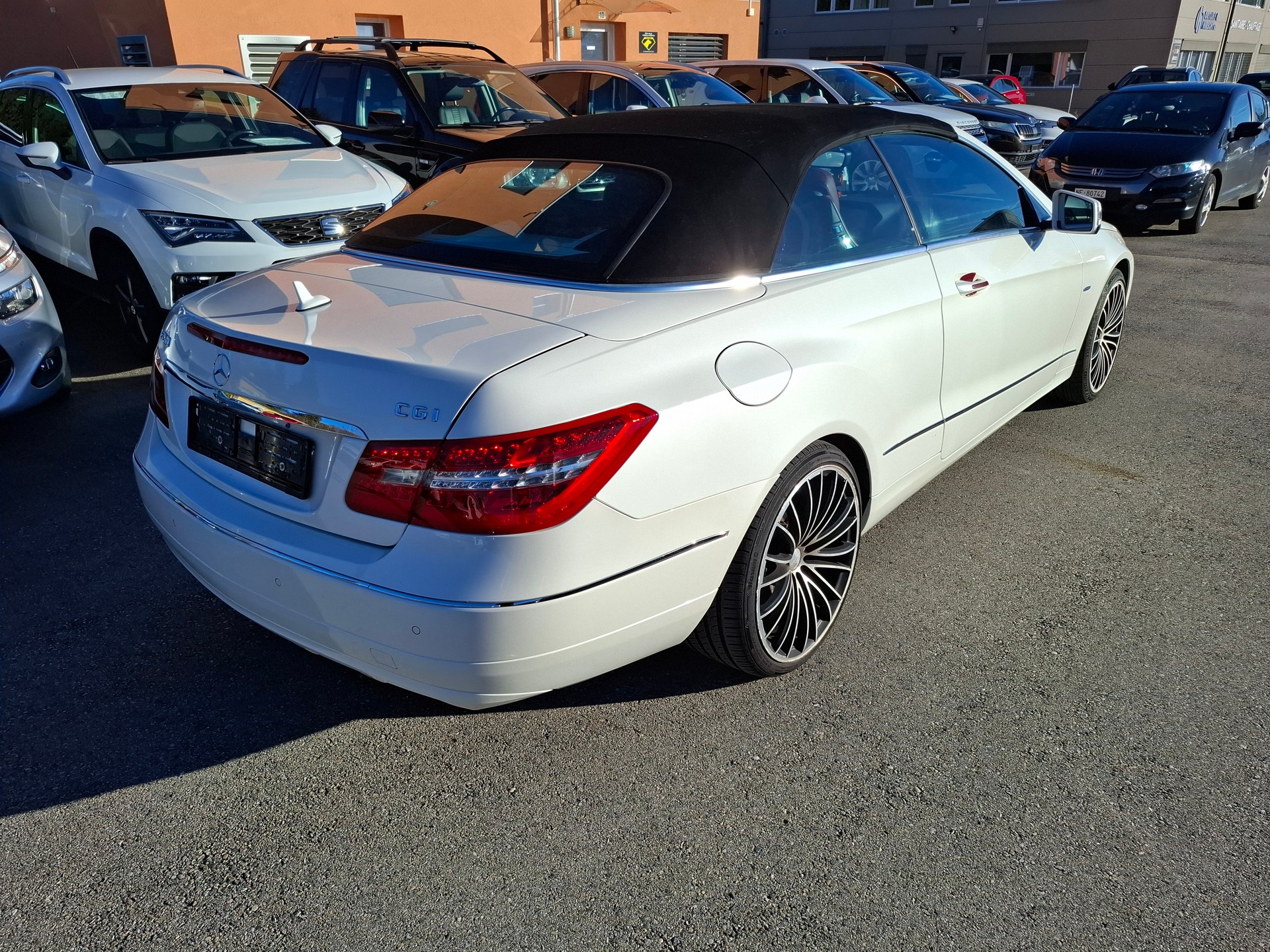 MERCEDES-BENZ E 250 CGI BlueEfficiency Automatic-image-7