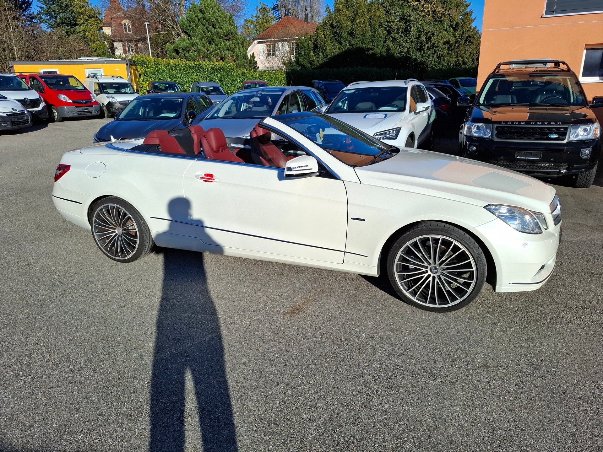 MERCEDES-BENZ E 250 CGI BlueEfficiency Automatic-image-5