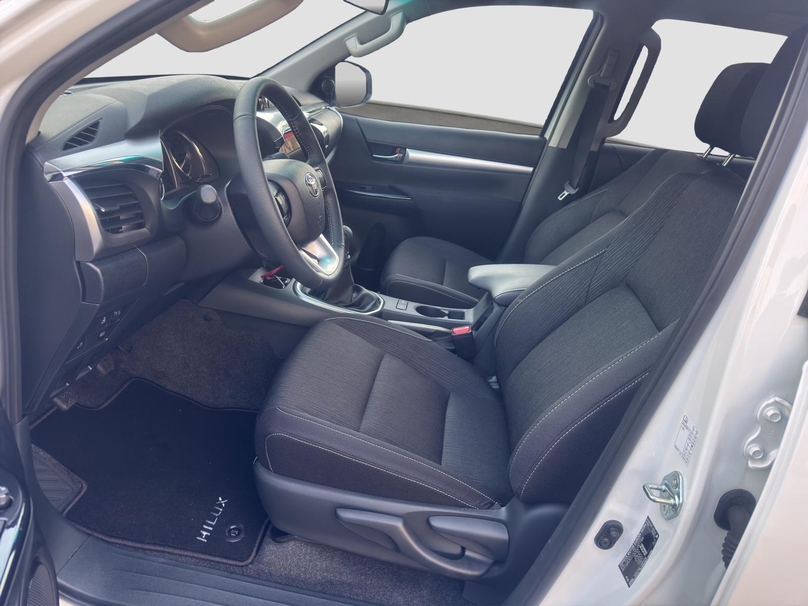 TOYOTA Hilux Double Cab.-Pick-up 2.8 D-4D 204 Style-image-9