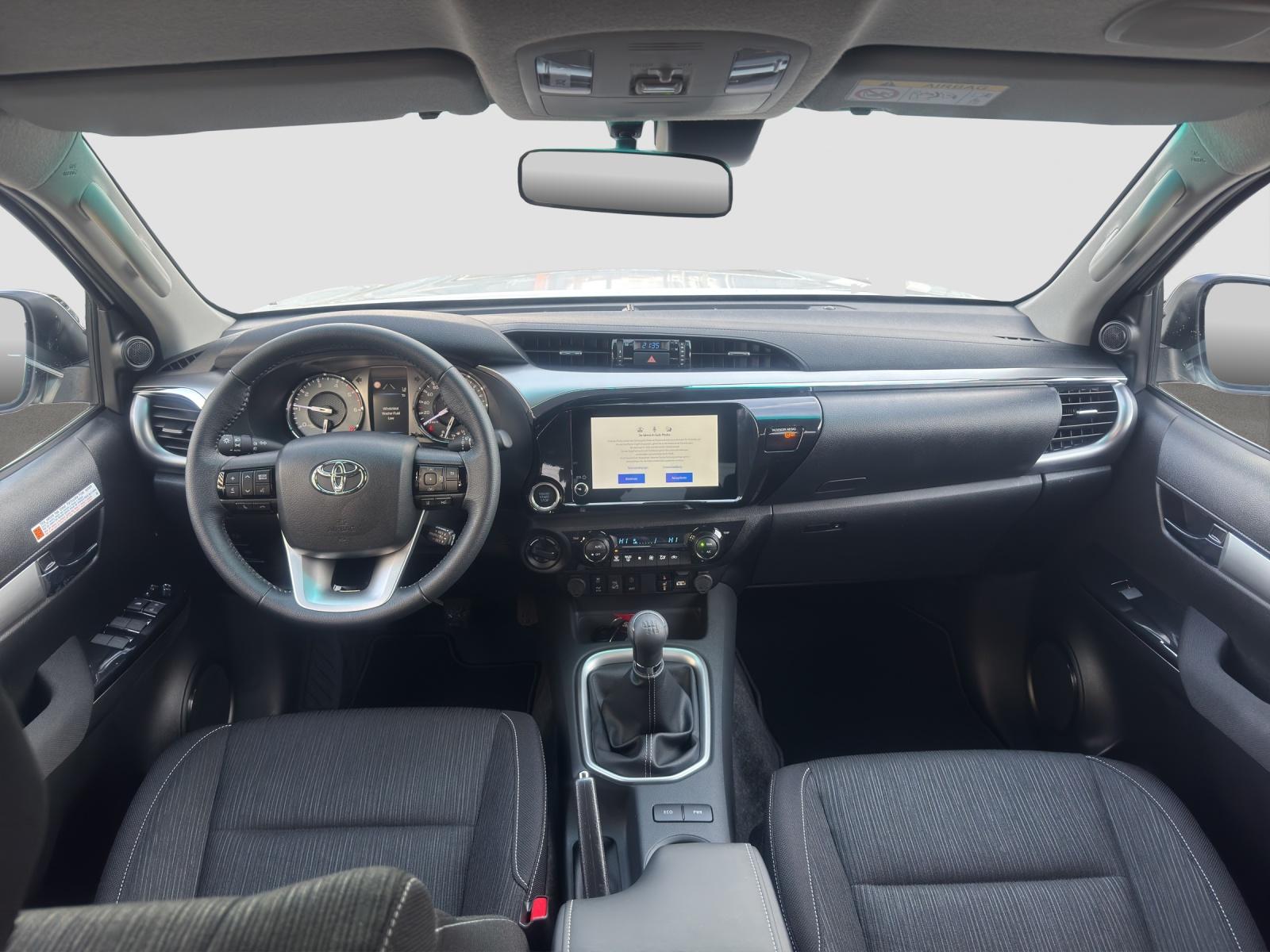 TOYOTA Hilux Double Cab.-Pick-up 2.8 D-4D 204 Style-image-11