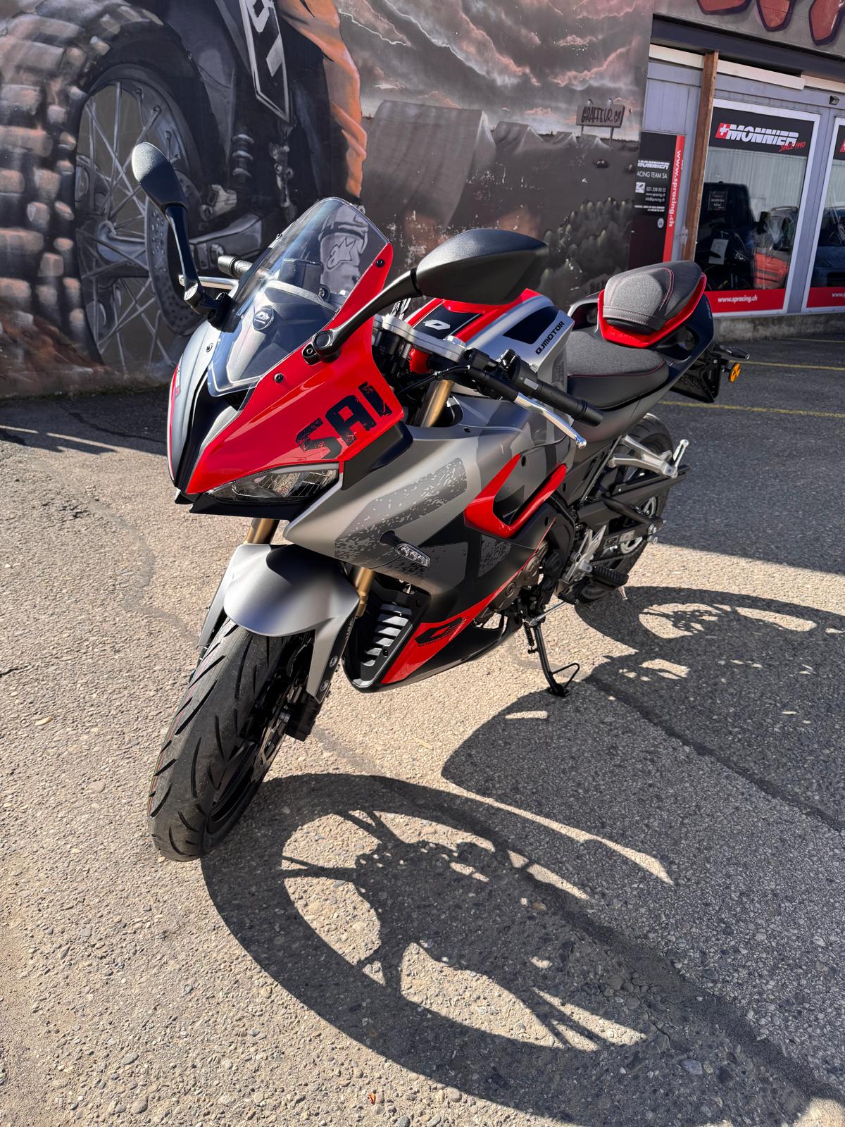 QJ SRK 125 R