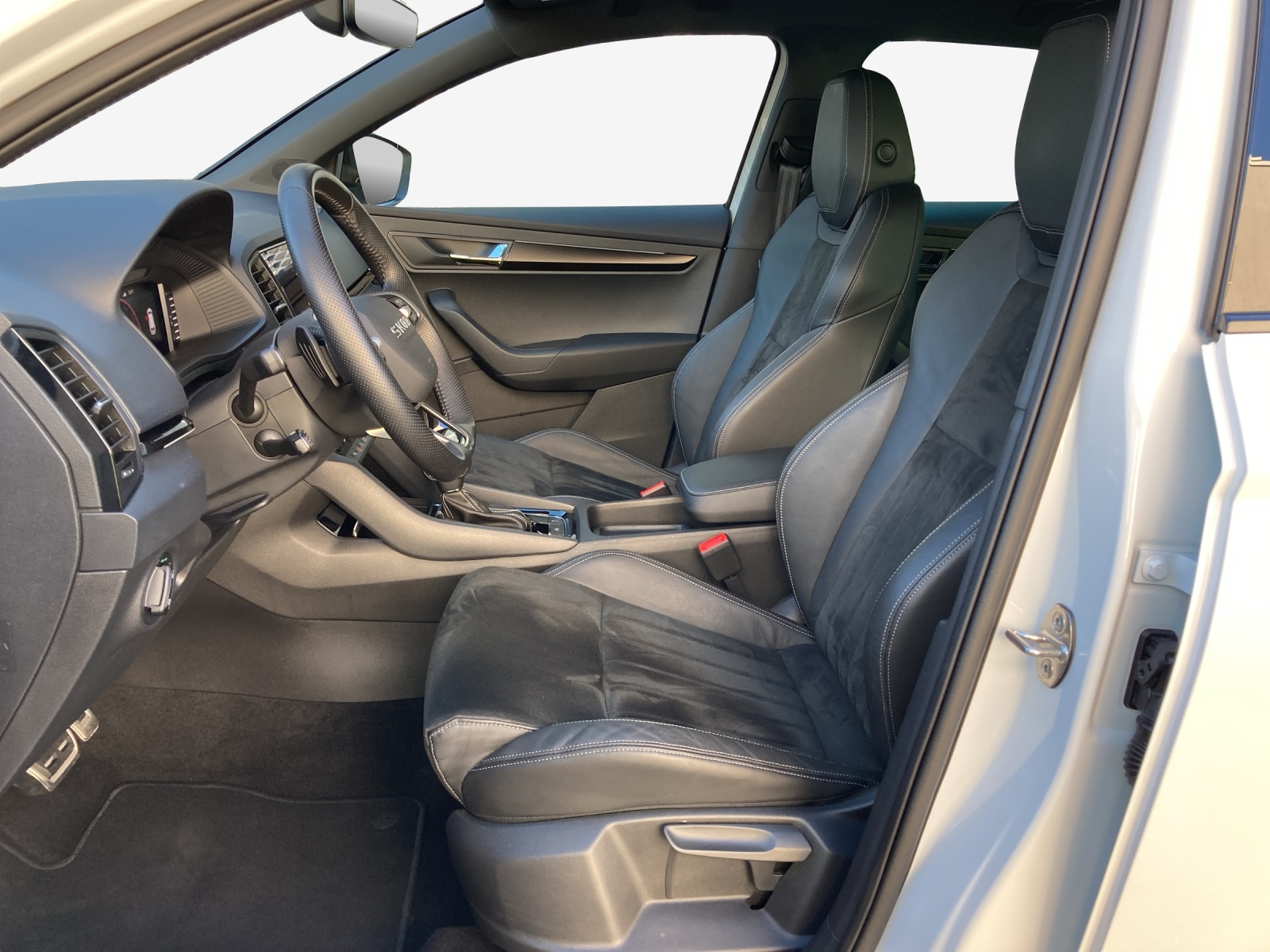 SKODA Karoq 2.0 TSI SportLine 4x4 DSG-image-7