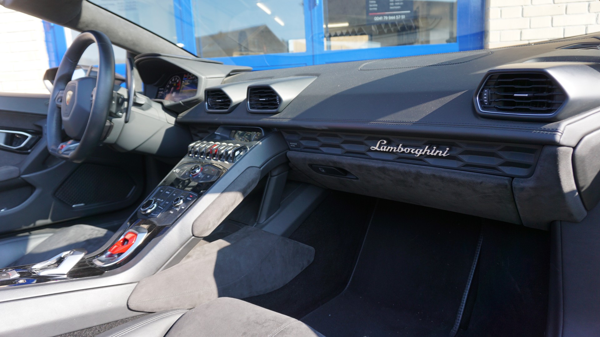 LAMBORGHINI Huracan LP610-4 Spyder DCT-image-17