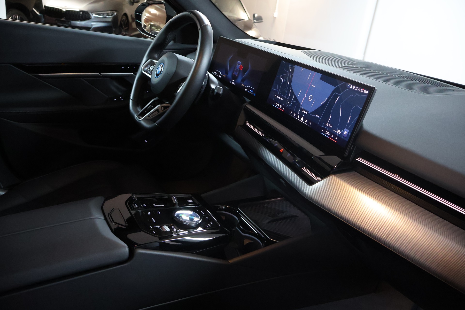 BMW 530e xDrive Touring M Sport Steptronic-image-10