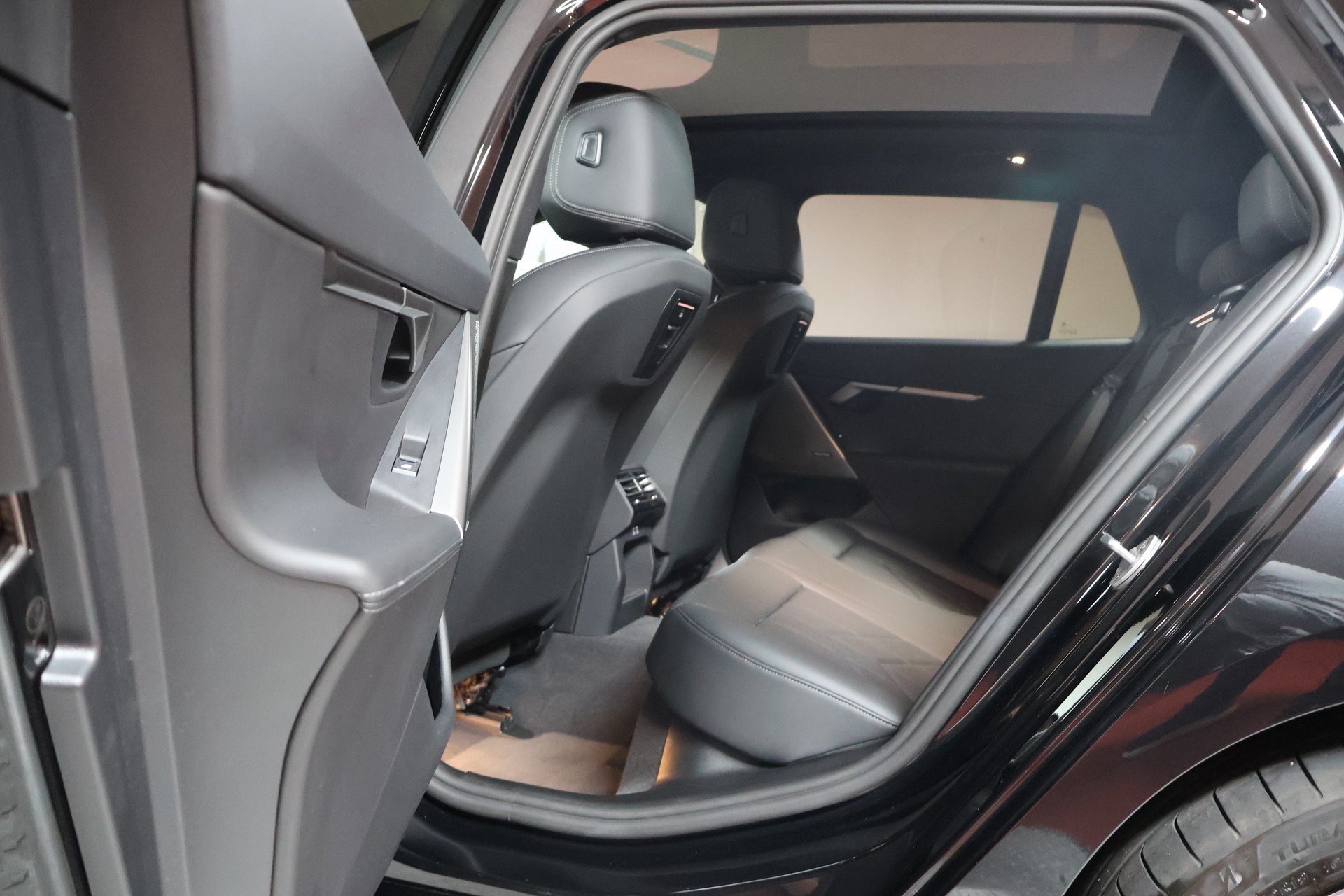 BMW 530e xDrive Touring M Sport Steptronic-image-17
