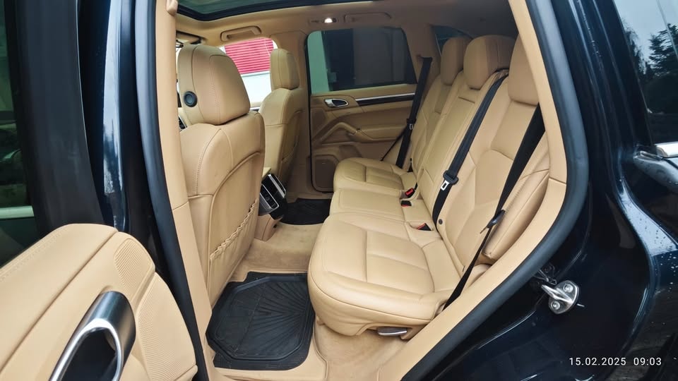 PORSCHE Cayenne S E-Hybrid-image-9