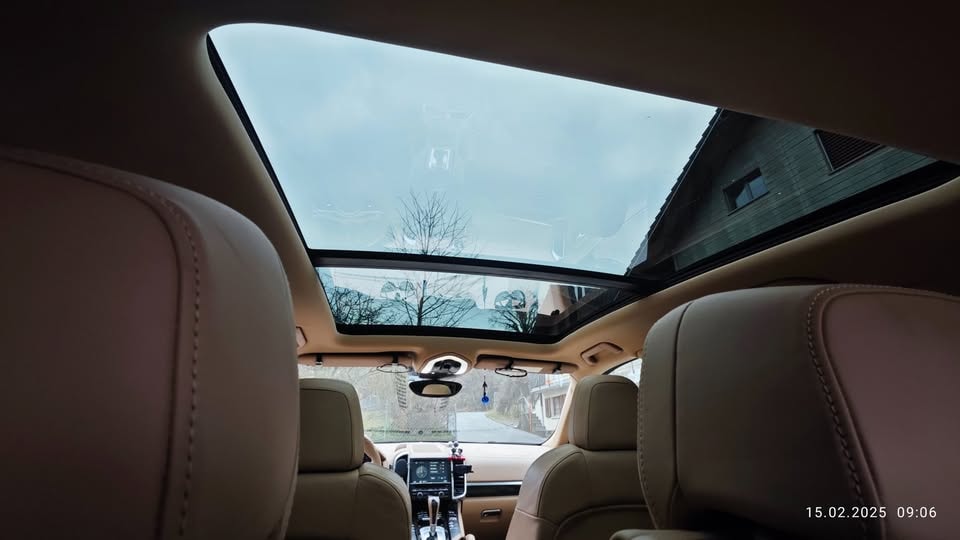 PORSCHE Cayenne S E-Hybrid-image-16