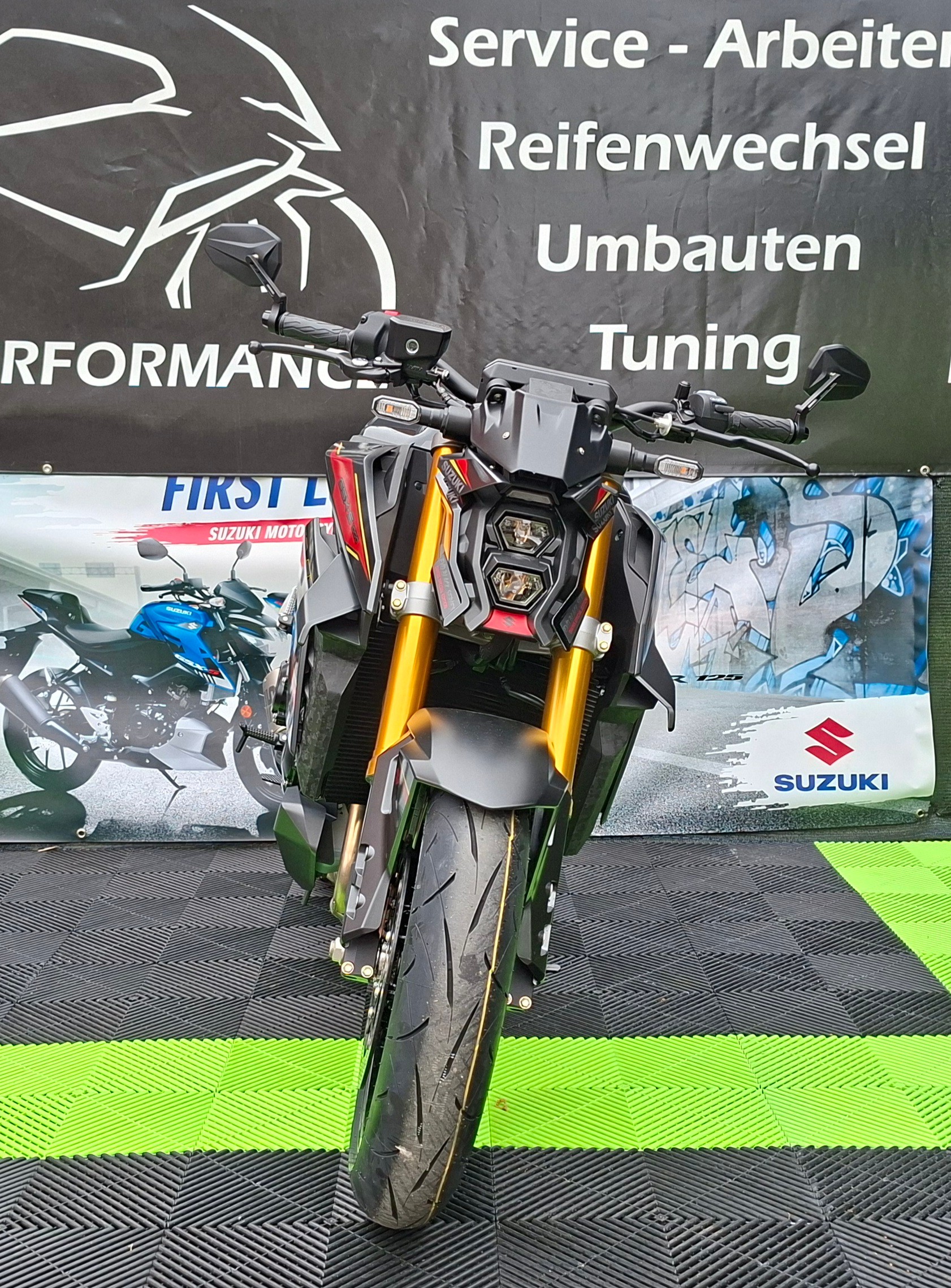 SUZUKI GSX-S 1000 EVO-showroom-element-3