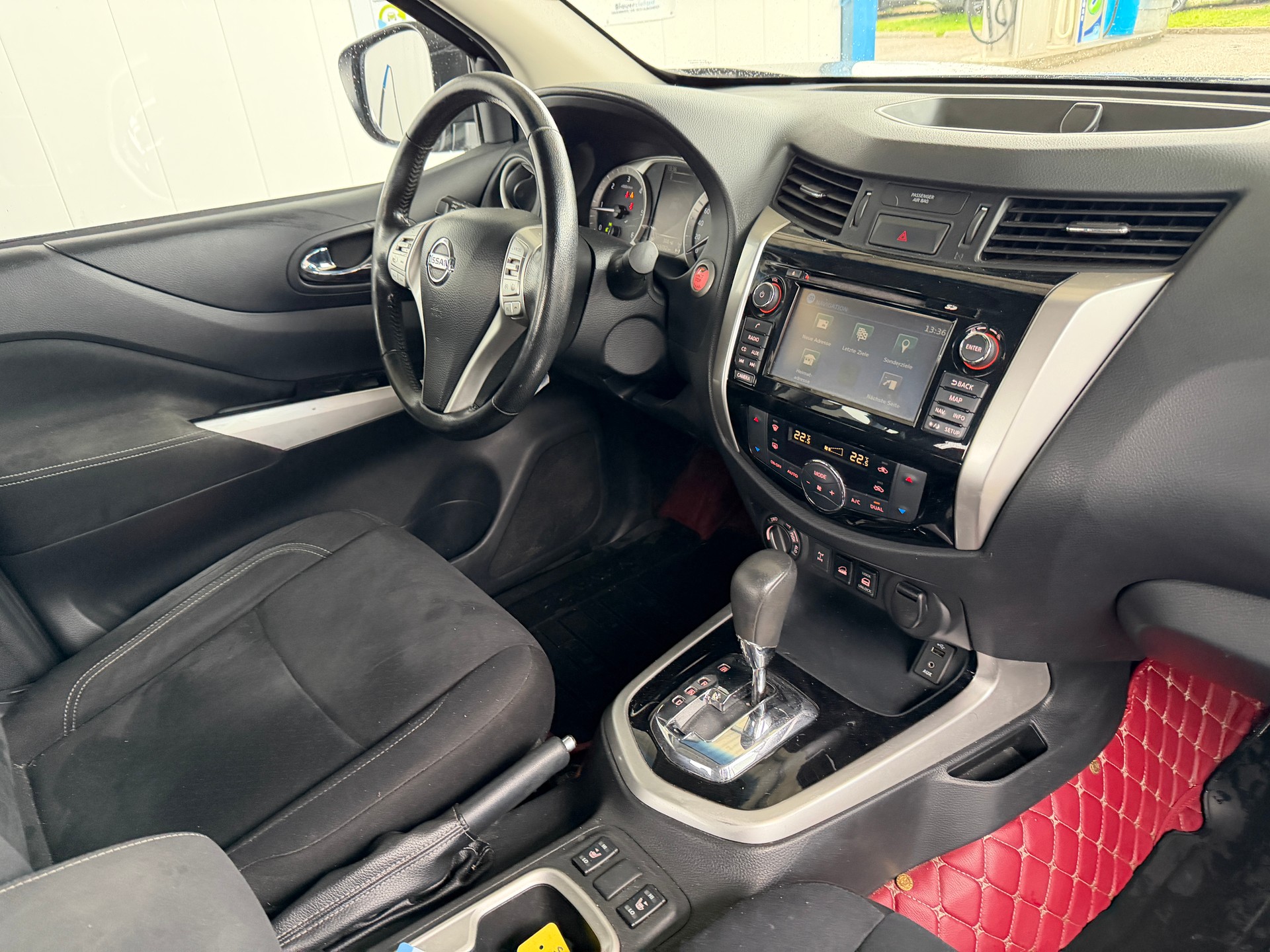 NISSAN Navara Double Cab N-Connecta 2.3 dCi 4WD Automat-image-17