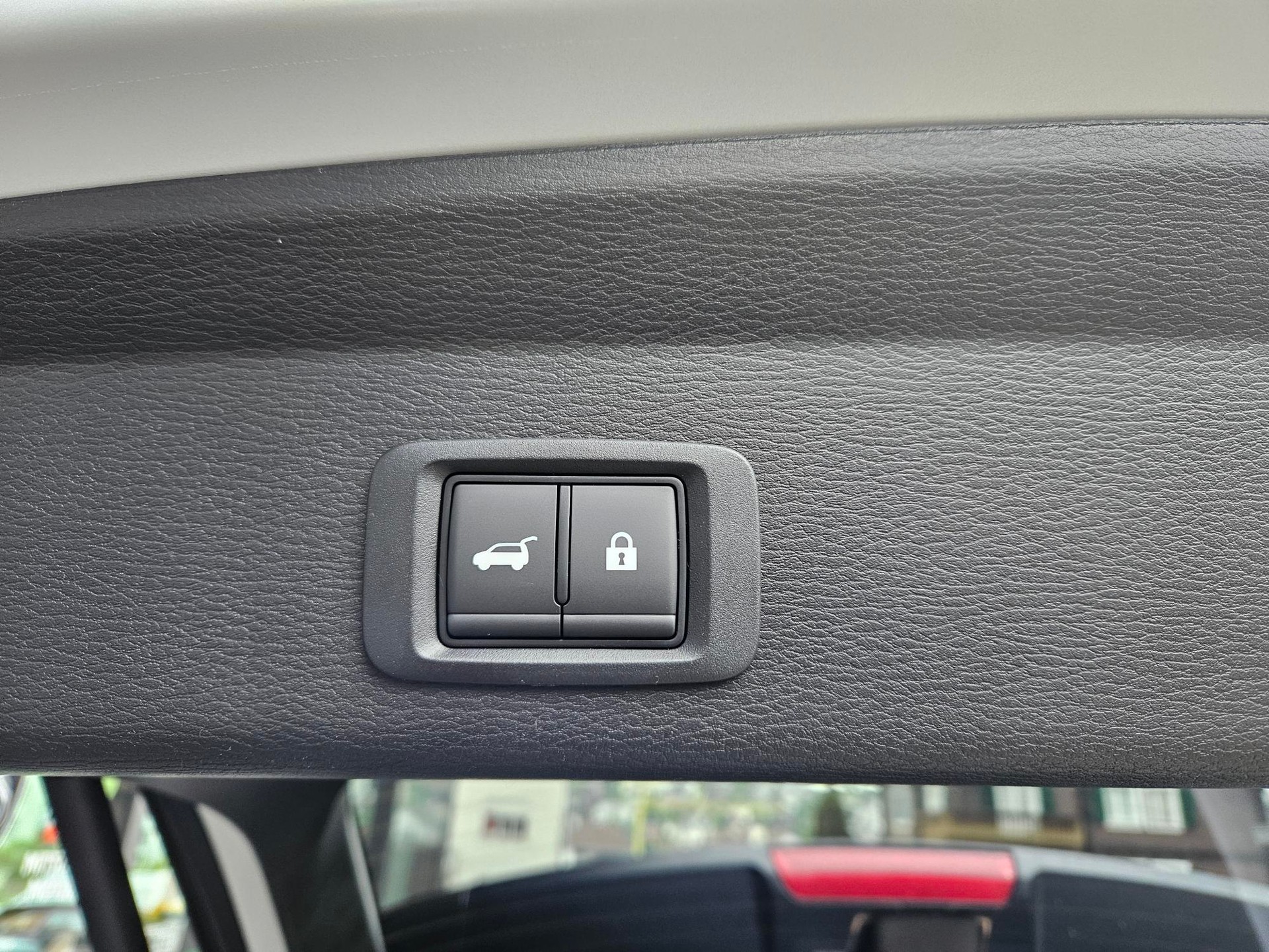 MITSUBISHI Outlander 2.4 PHEV Instyle 4x4-image-7