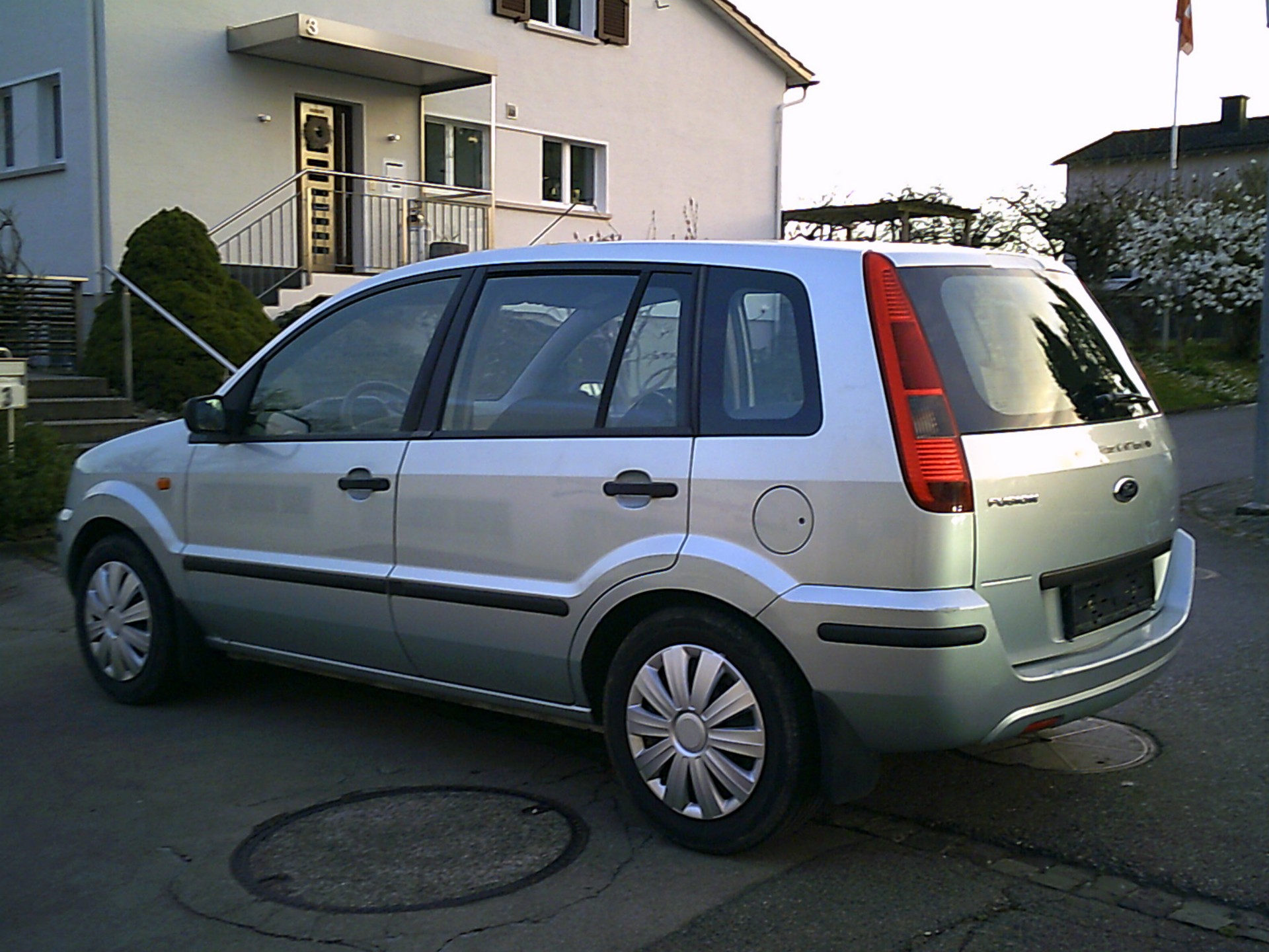 FORD Fusion 1.6 16V Trend-image-2