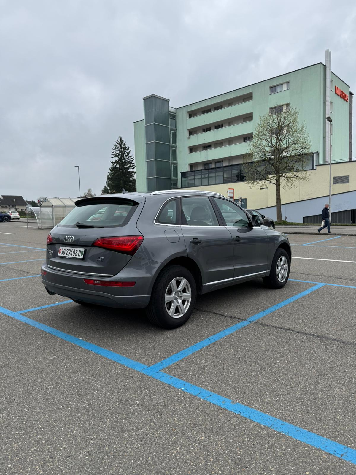 AUDI Q5 2.0 TDI quattro S-tronic-image-1