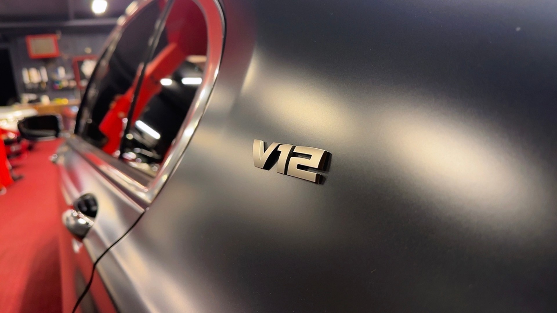 BMW M760Li 6.6 V12 xDrive Individual Excellence / ** Vollausstattung ** Frisch ab MFK & Service !!-image-11