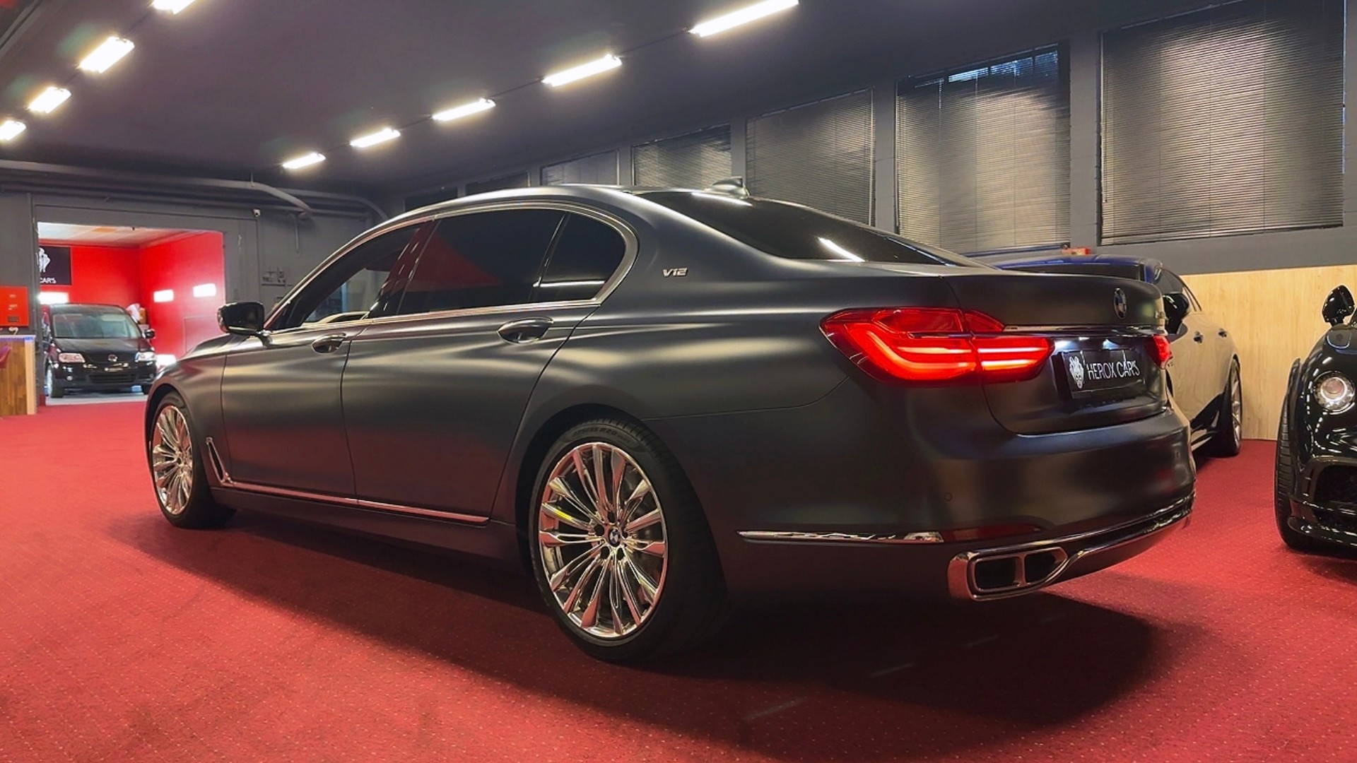 BMW M760Li 6.6 V12 xDrive Individual Excellence / ** Vollausstattung ** Frisch ab MFK & Service !!-image-10