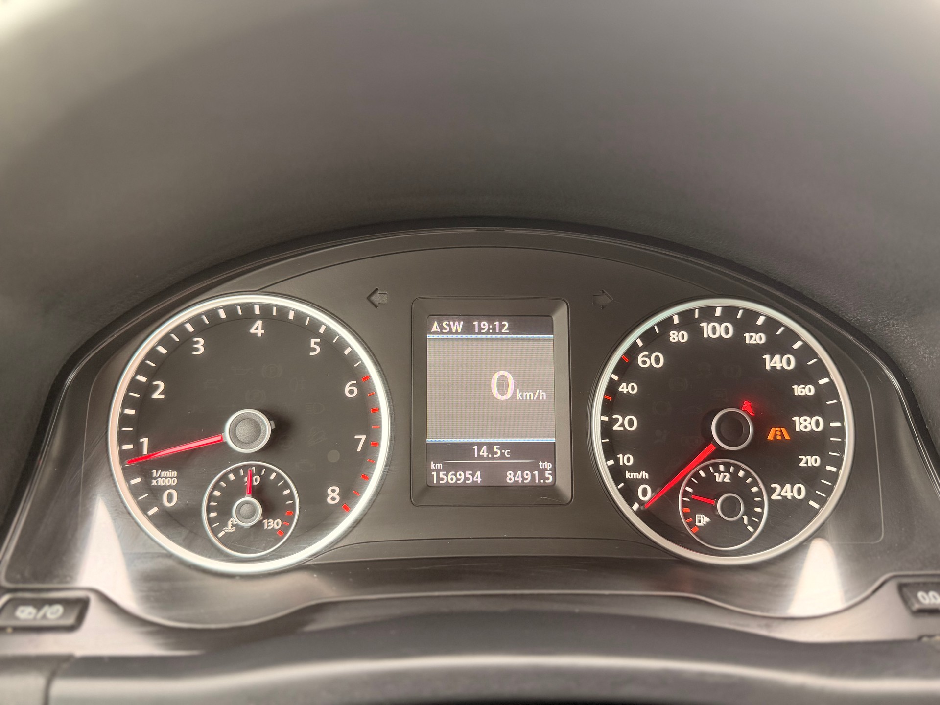 VW Tiguan 2.0 TSI Sport&Style 4Motion-image-27