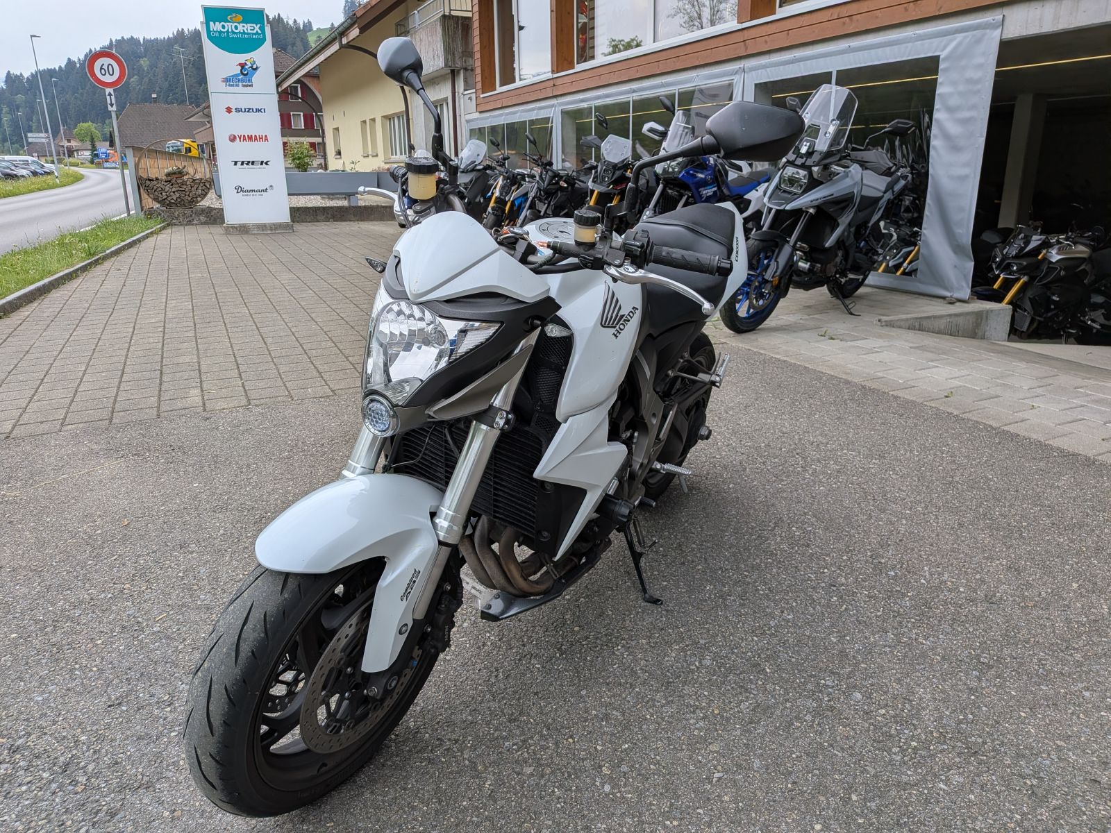 HONDA CB 1000 R ABS-image-2