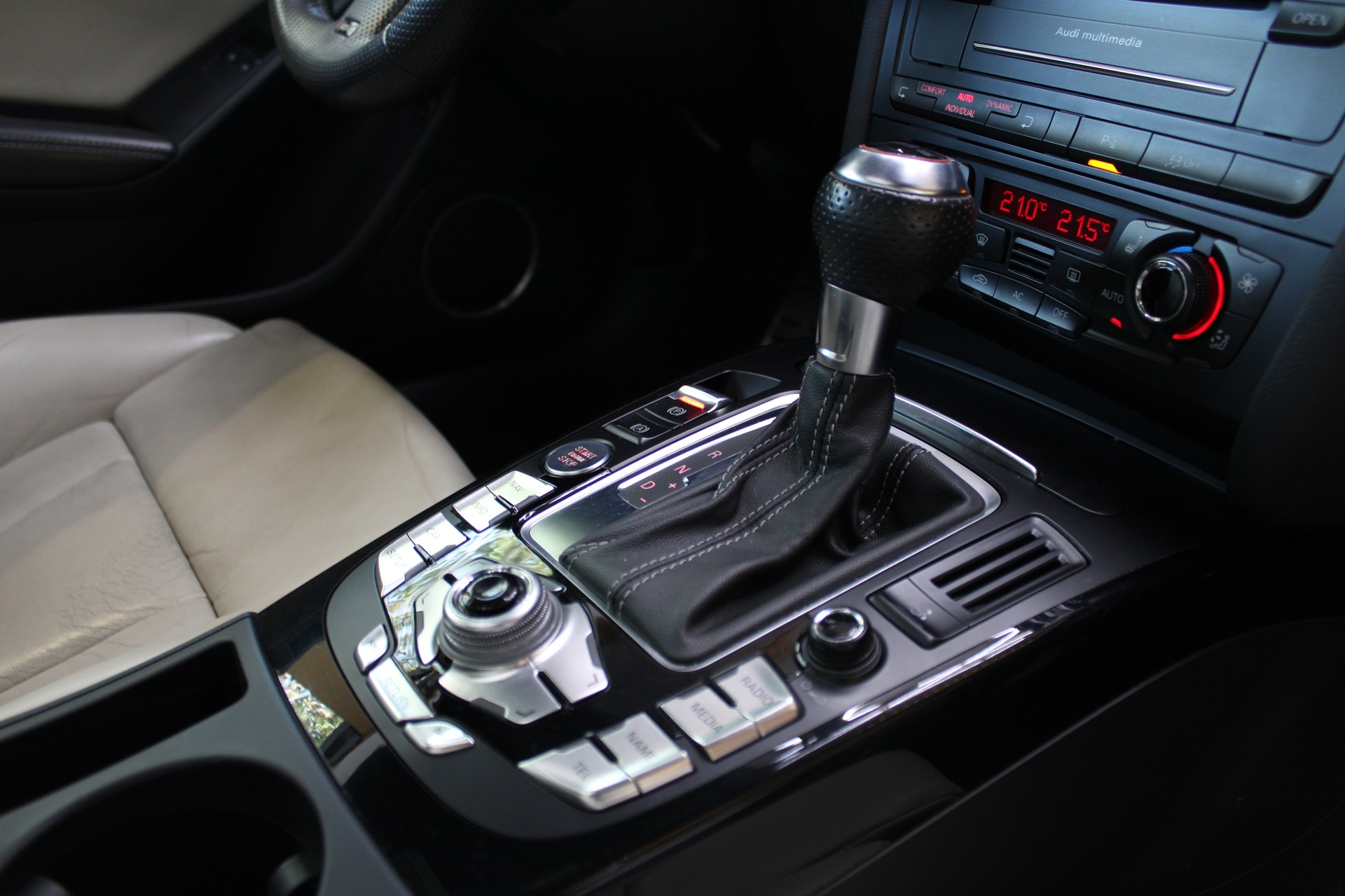 AUDI RS5 Coupé 4.2 FSI quattro S-tronic-image-10