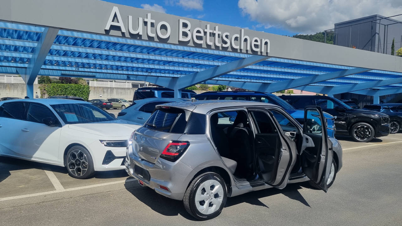 SUZUKI Swift 1.2 Sakura Hybrid 4x4-image-6