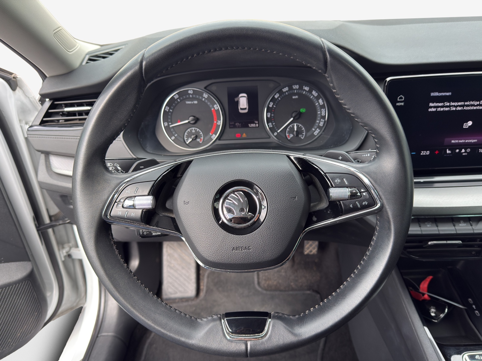 SKODA Octavia Combi 2.0 TSI Ambition DSG 4x4-image-9