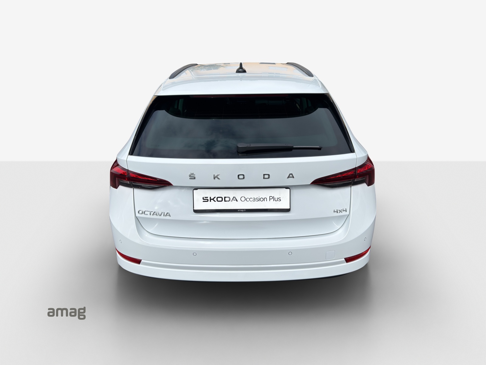 SKODA Octavia Combi 2.0 TSI Ambition DSG 4x4-image-3