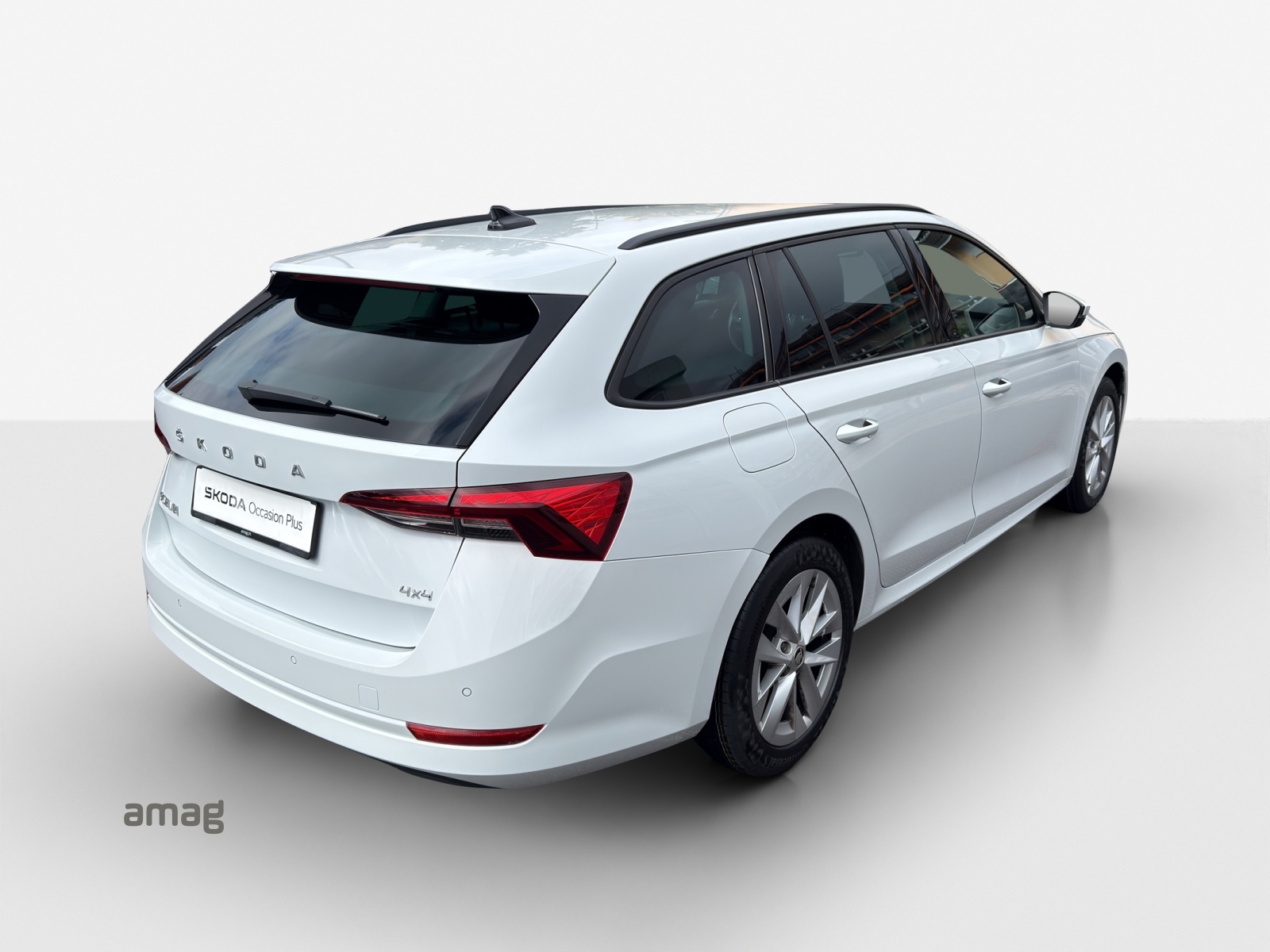 SKODA Octavia Combi 2.0 TSI Ambition DSG 4x4-image-4