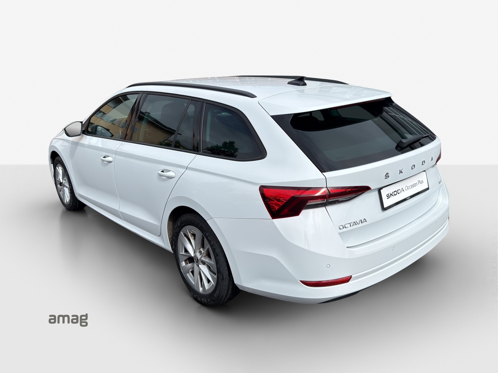 SKODA Octavia Combi 2.0 TSI Ambition DSG 4x4-image-2