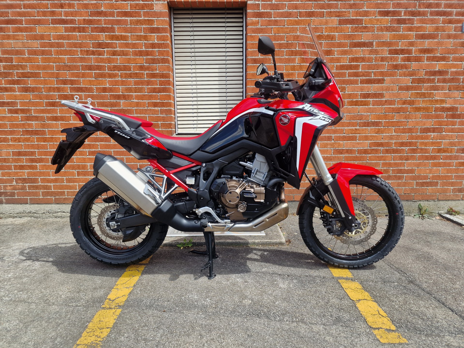 HONDA CRF 1100 DCT Africa Twin-image-1