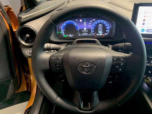 TOYOTA C-HR 2.0 HEV Style Premiere 4x4-image-13