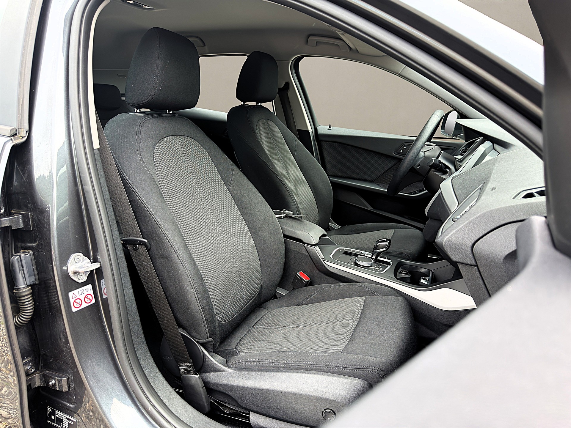 BMW 118i Steptronic ✅CH-Fahrzeug & Gratisservice✅-image-9