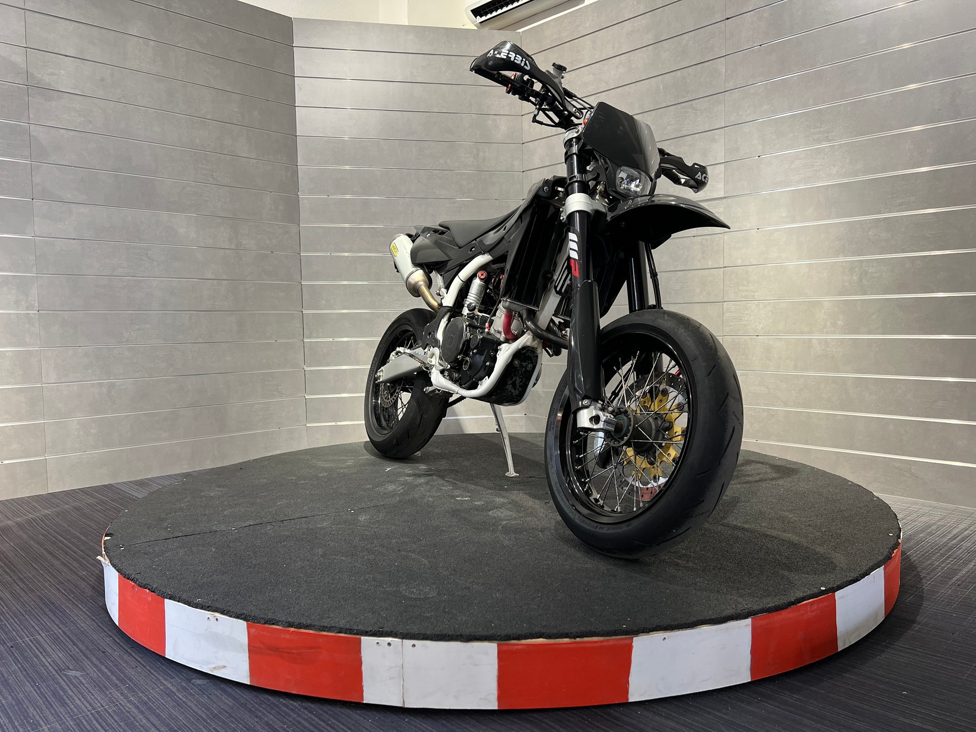 HUSQVARNA SM 510-image-7
