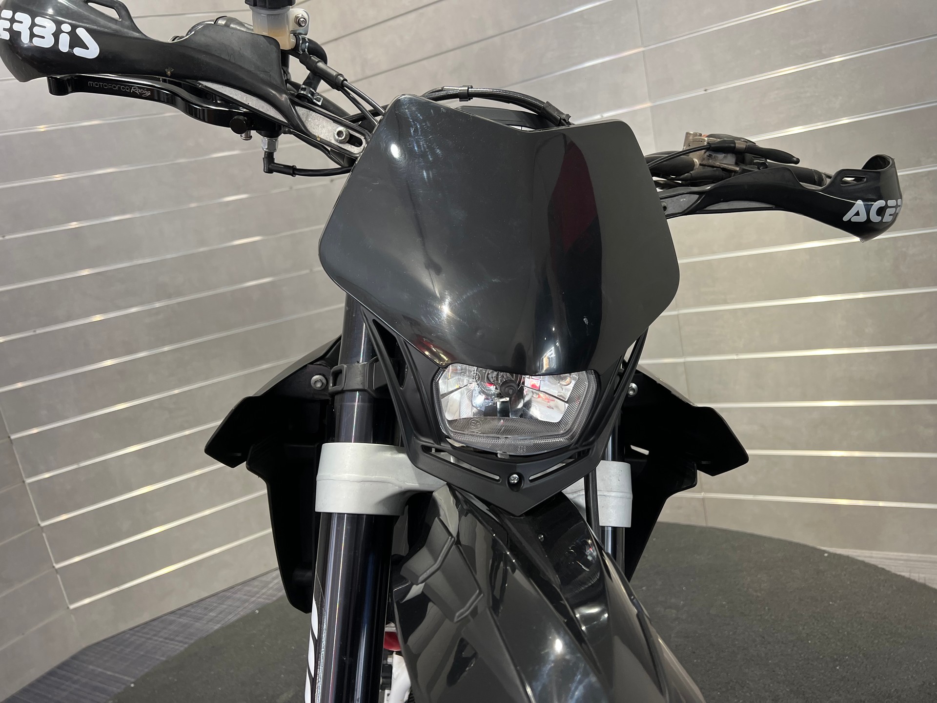 HUSQVARNA SM 510-image-12