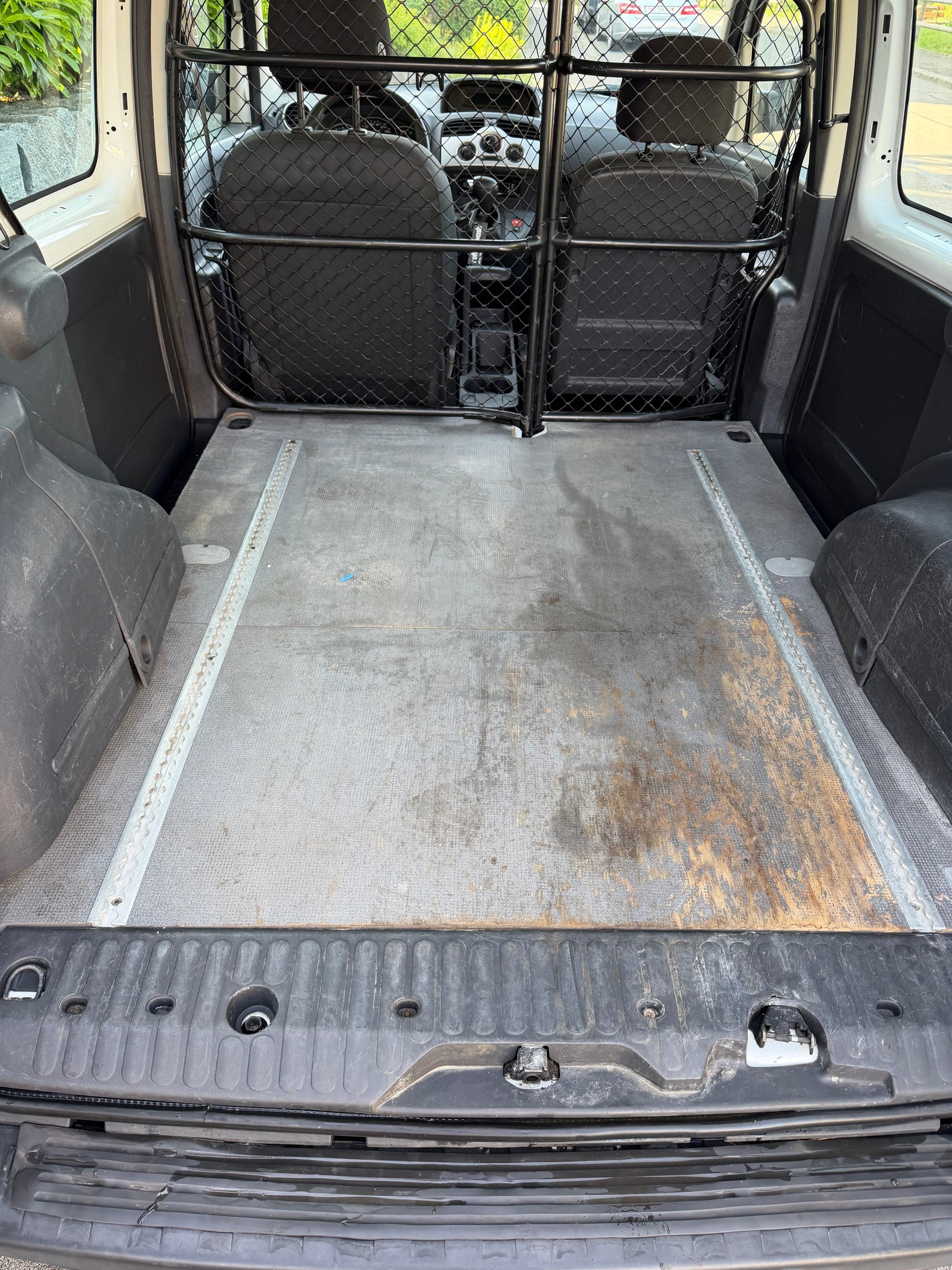 RENAULT Kangoo 1.6 105 Business A-image-8