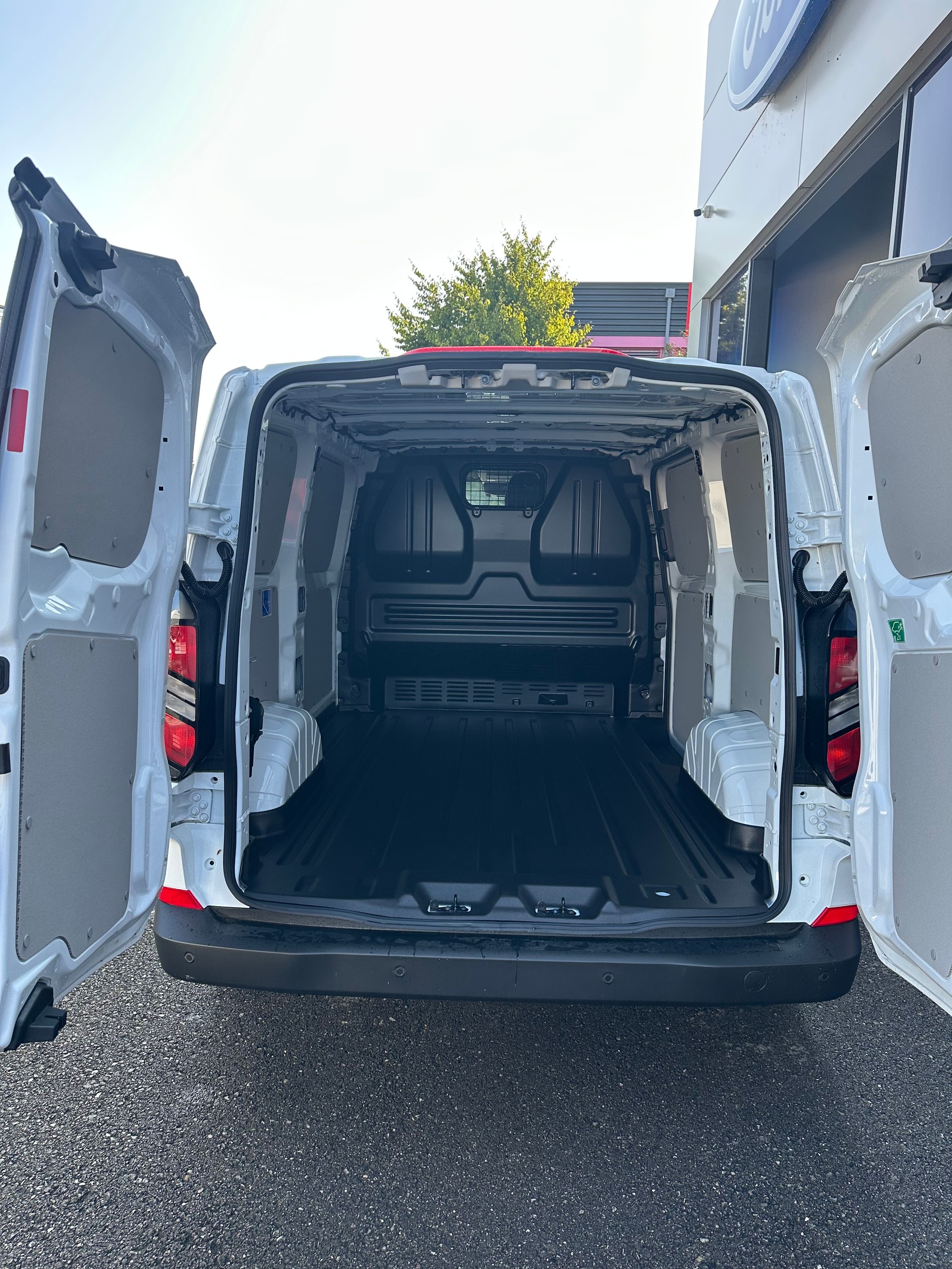 FORD Transit Custom Van 320 L1 2.0 EcoBl Trend/136CV/Man.-image-6
