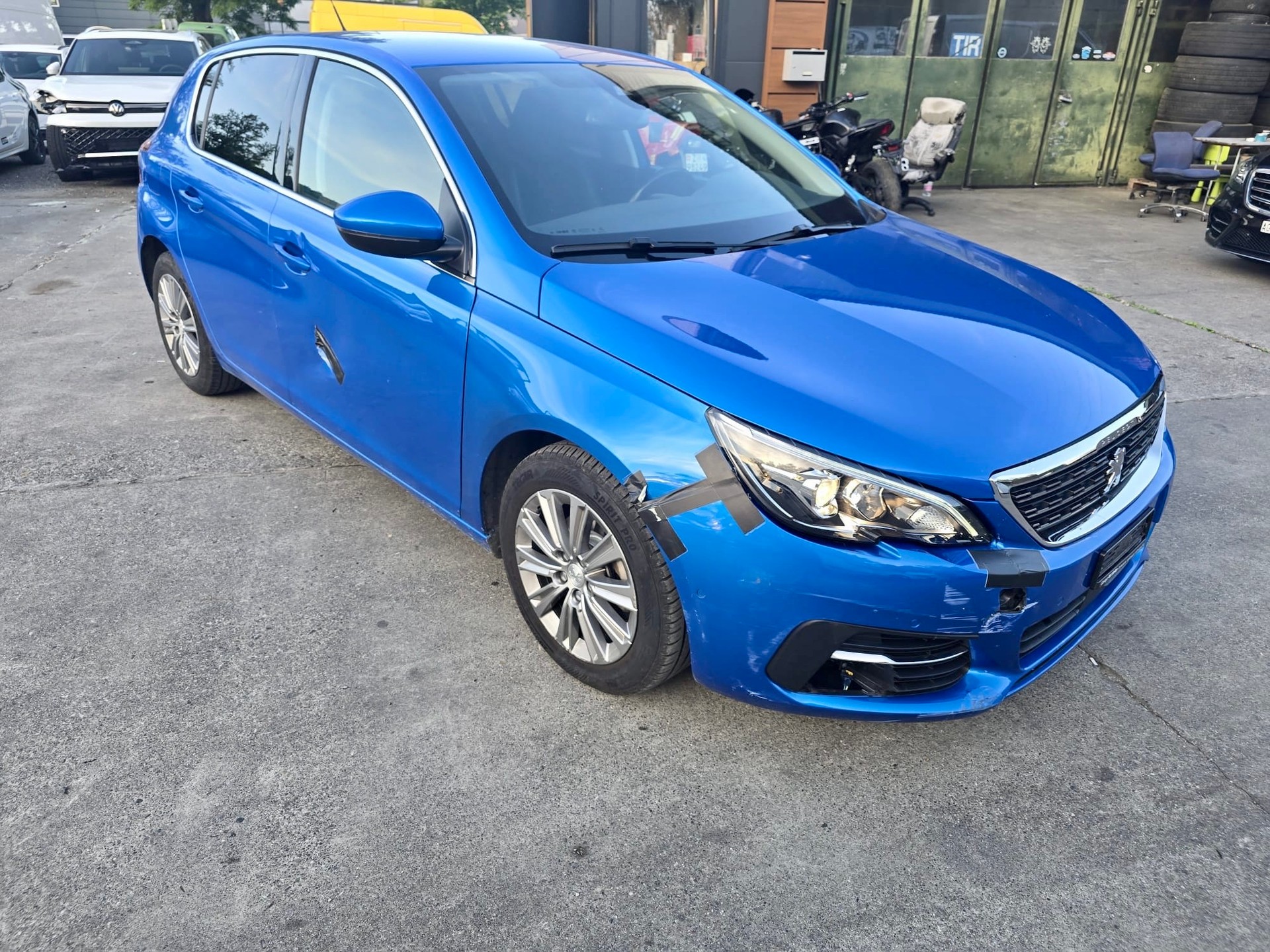PEUGEOT 308 1.2 Pure Tech Allure Pack EAT8-image-1