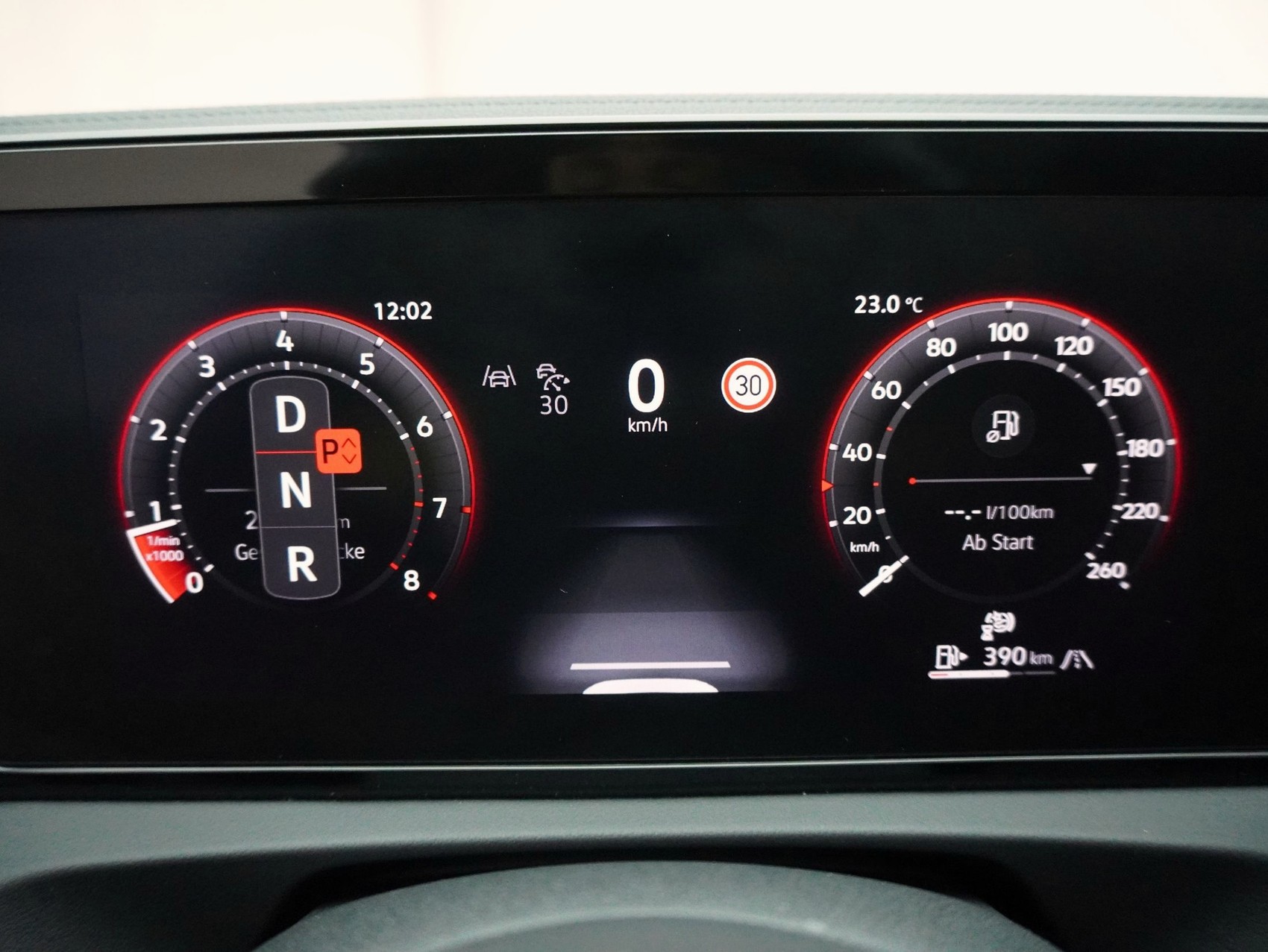 VW Tiguan 2.0 TSI DSG R-Line Black Style 4Motion (2025)-image-15
